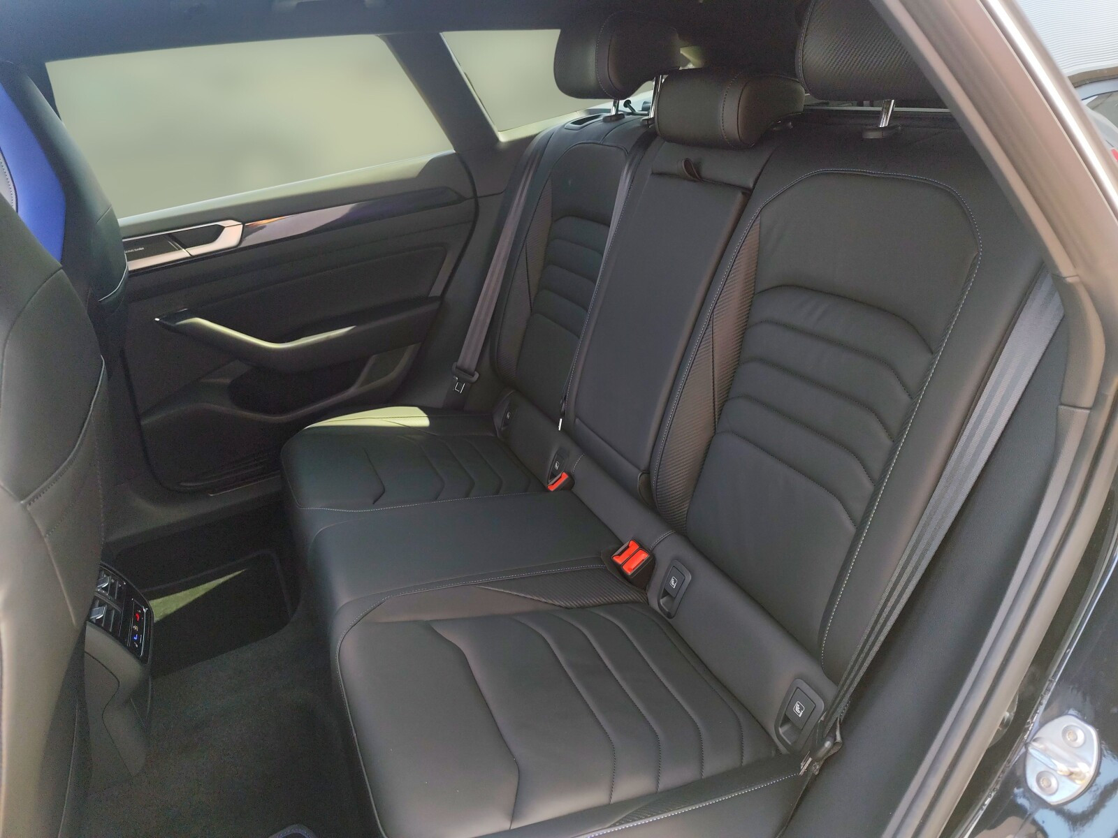 R, 2.0 TSI / 320KM, Panorama, Harman Kardon,DCC, Hak, FV 23%