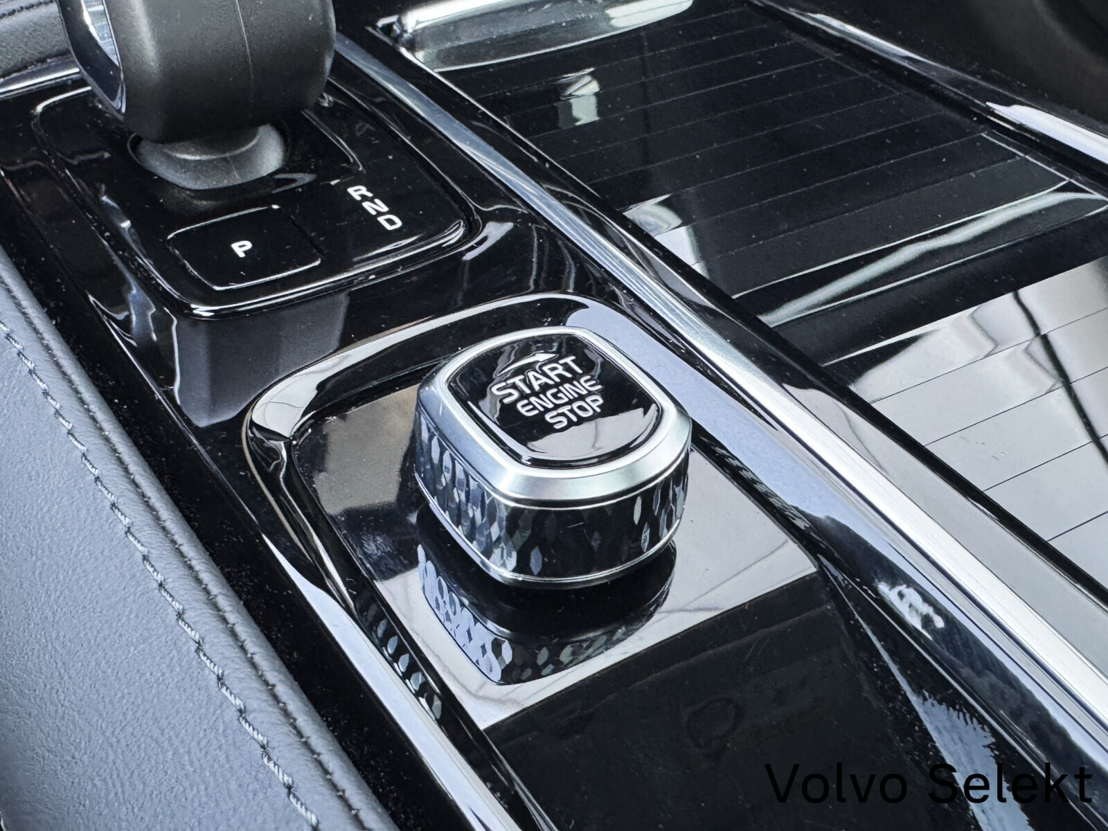 V60 T6 Plug-In 350KM | AWD | Plus Dark | Salon PL | Serwis ASO | FV23%