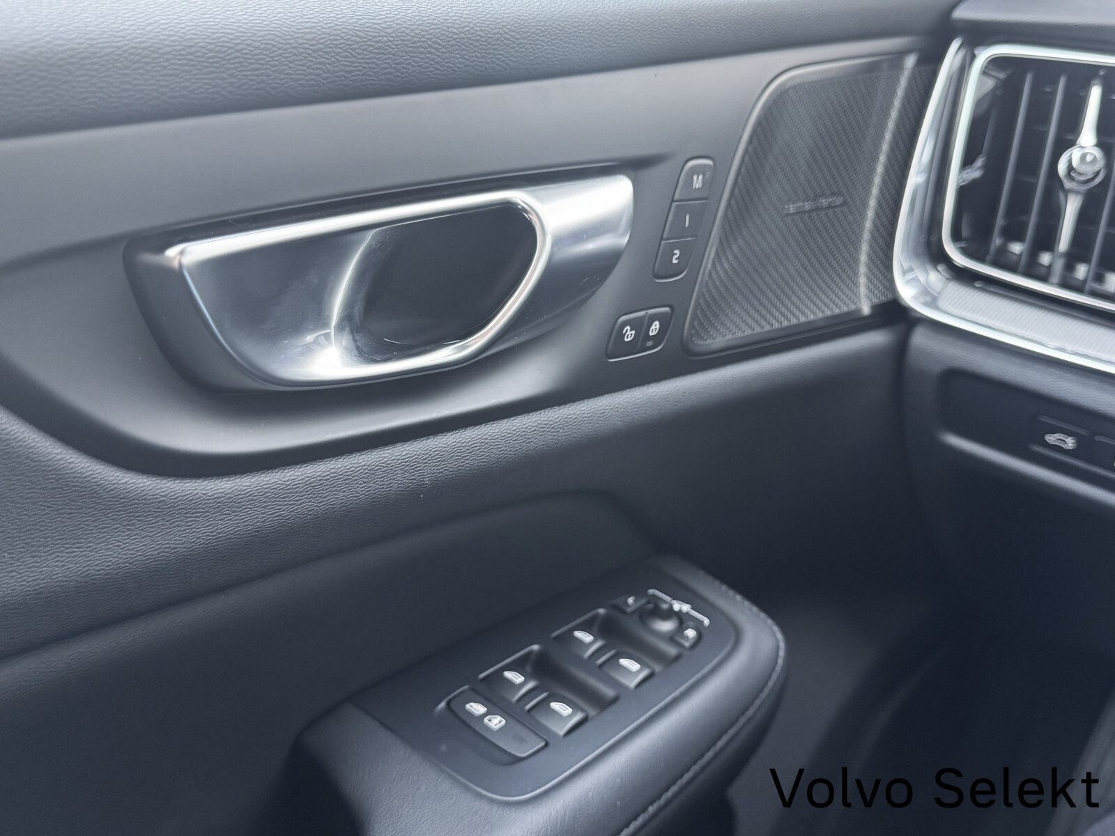 V60 T6 Plug-In 350KM | AWD | Plus Dark | Salon PL | Serwis ASO | FV23%