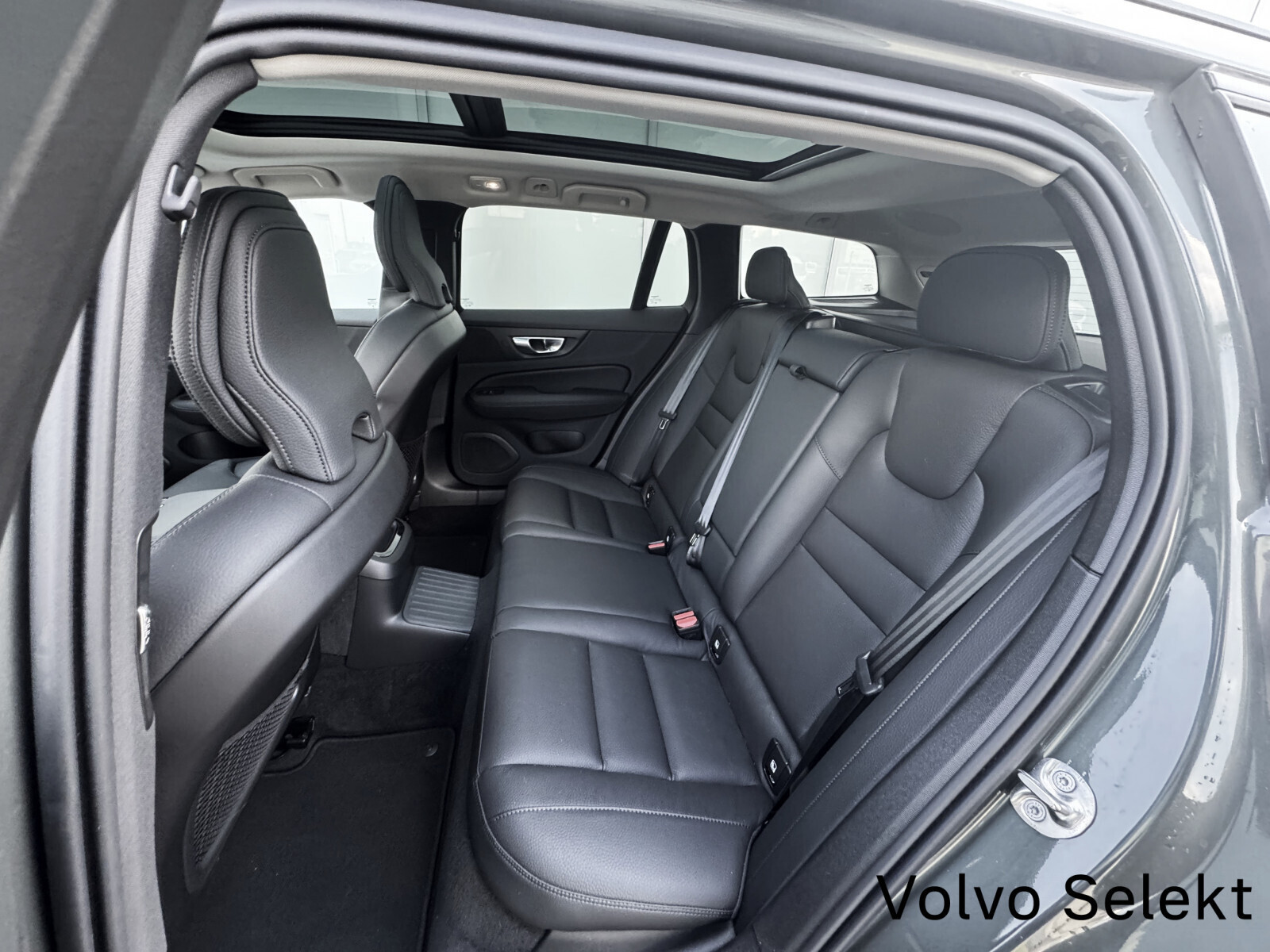 V60 T6 Plug-In 350KM | AWD | Plus Dark | Salon PL | Serwis ASO | FV23%