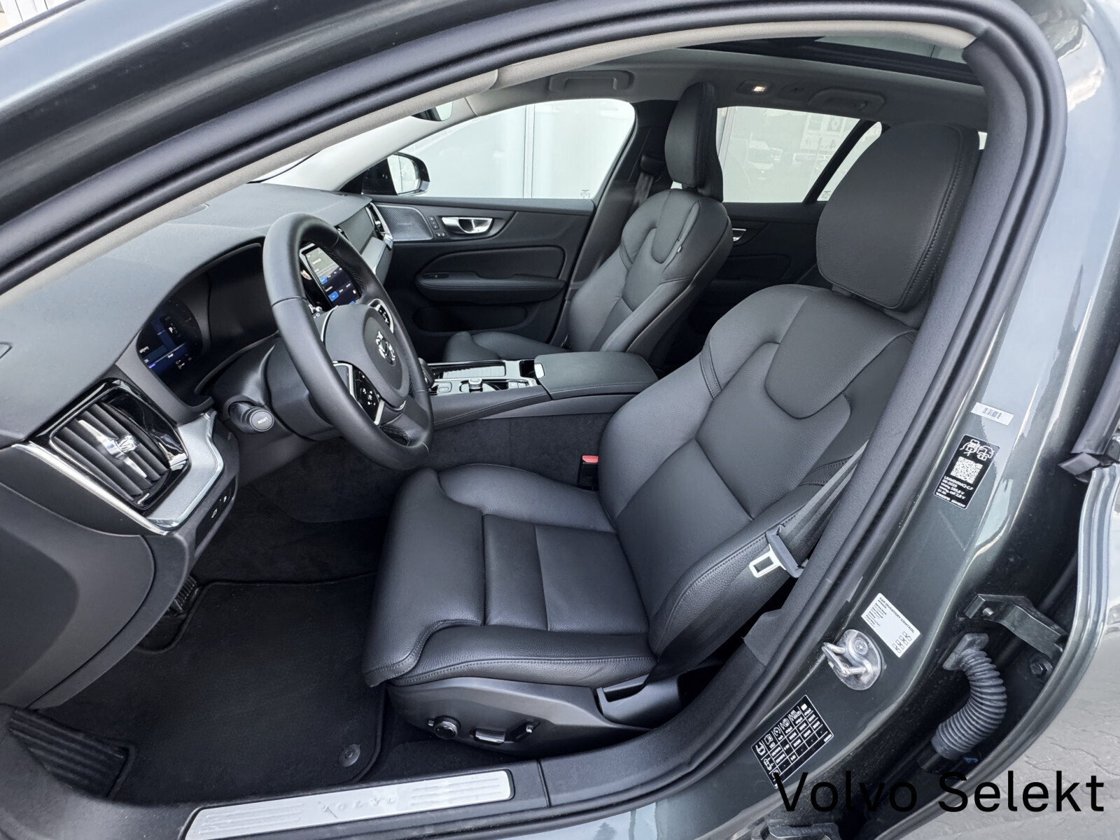 V60 T6 Plug-In 350KM | AWD | Plus Dark | Salon PL | Serwis ASO | FV23%