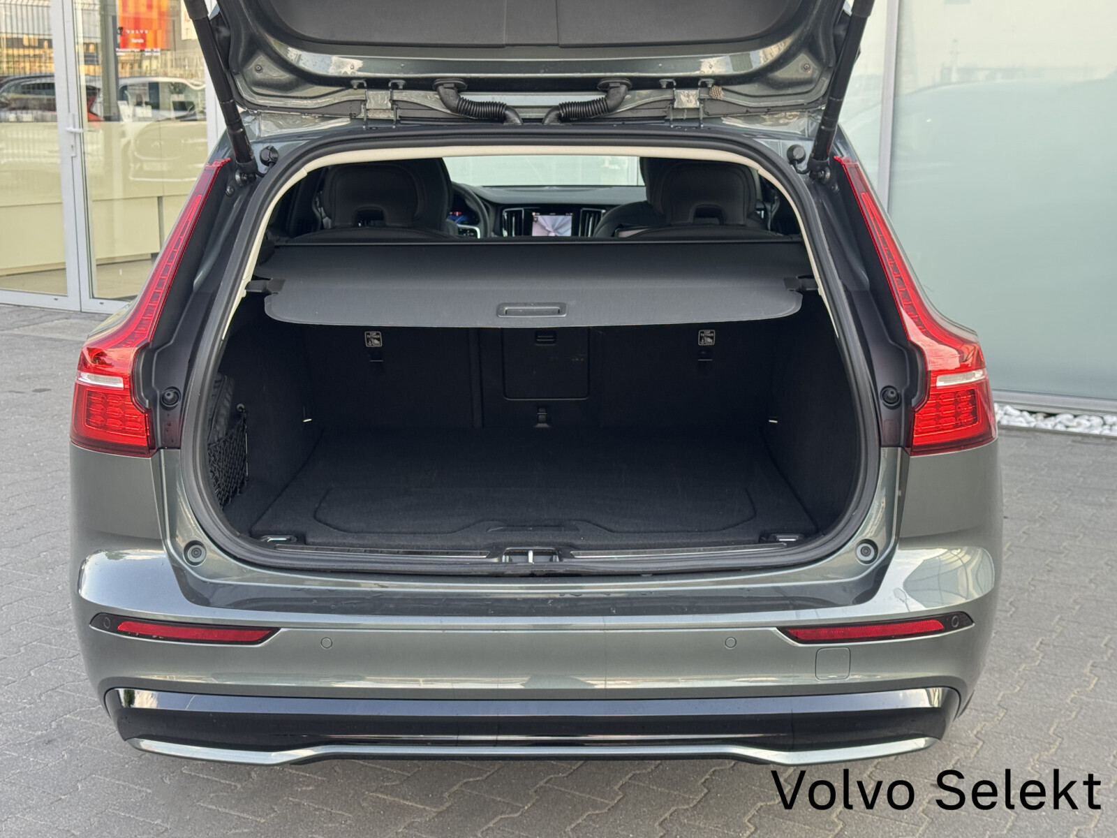 V60 T6 Plug-In 350KM | AWD | Plus Dark | Salon PL | Serwis ASO | FV23%