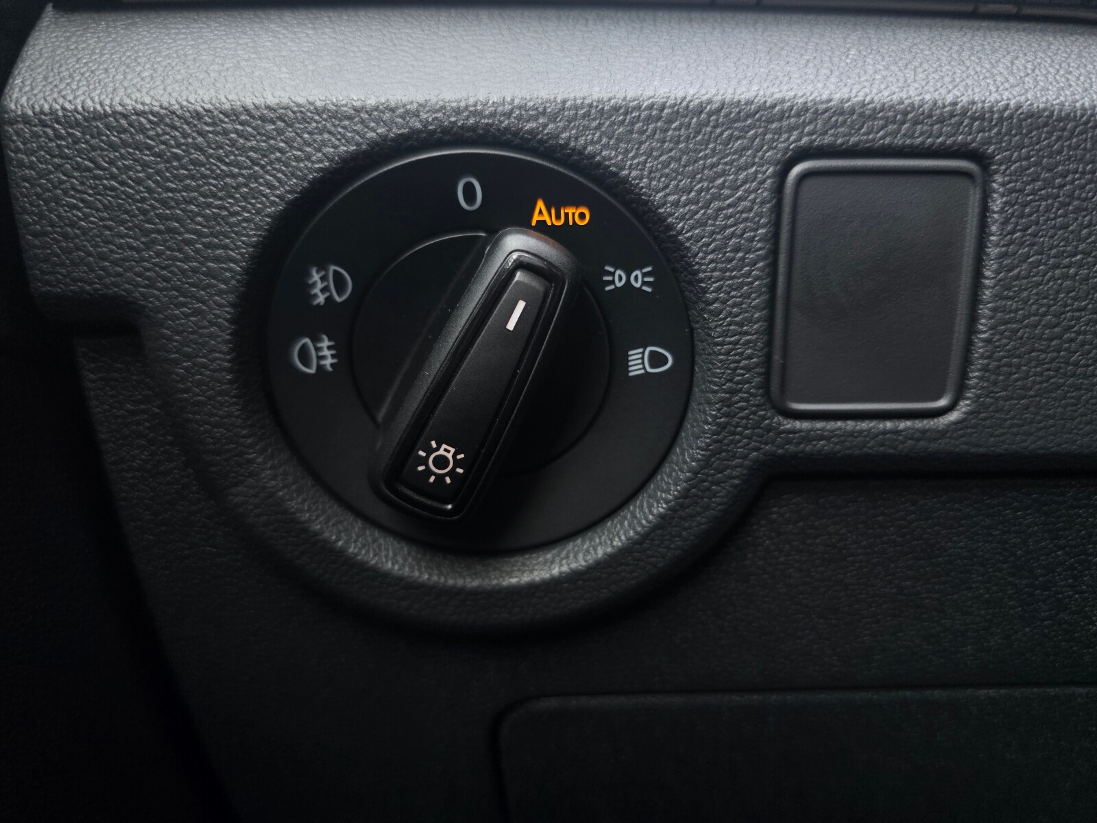 1.5TSI 150KM DSG Gwarancja 2027-04-27 lub 80 000km Tempomat aktywny ACC do 210 km/h Pakiet Tech Pakiet Comfort Nagłośnienie Beats Bezwypadkowy Salon Polska Serwisowany ASO
