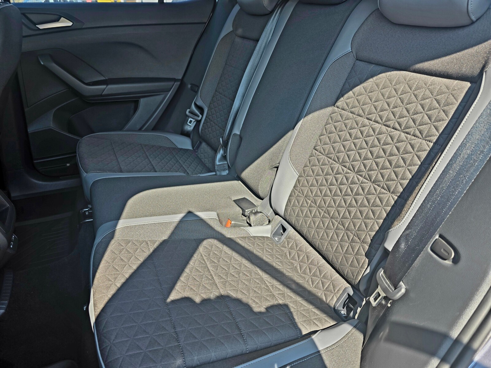 1.5TSI 150KM DSG Gwarancja 2027-04-27 lub 80 000km Tempomat aktywny ACC do 210 km/h Pakiet Tech Pakiet Comfort Nagłośnienie Beats Bezwypadkowy Salon Polska Serwisowany ASO
