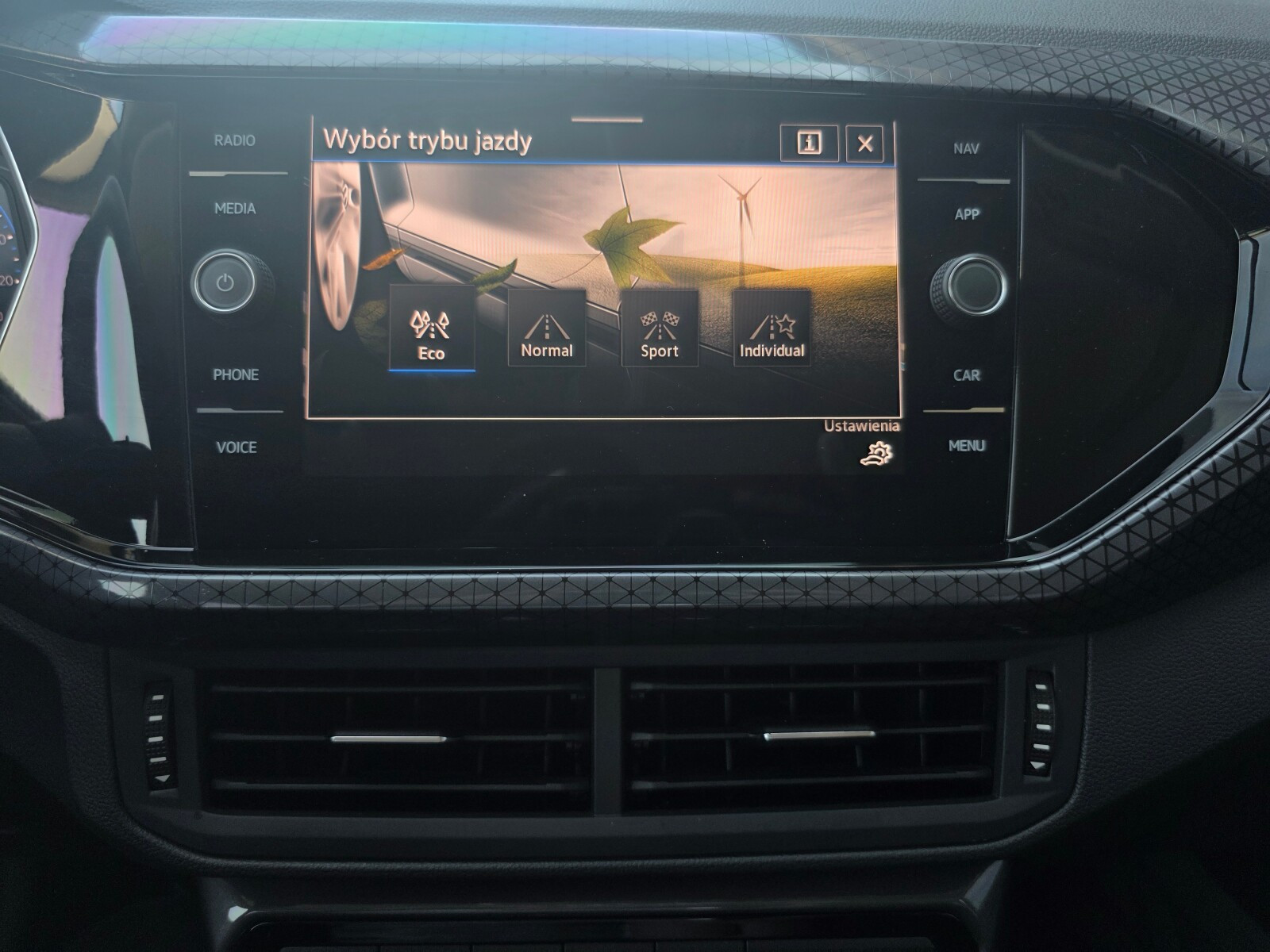 1.5TSI 150KM DSG Gwarancja 2027-04-27 lub 80 000km Tempomat aktywny ACC do 210 km/h Pakiet Tech Pakiet Comfort Nagłośnienie Beats Bezwypadkowy Salon Polska Serwisowany ASO