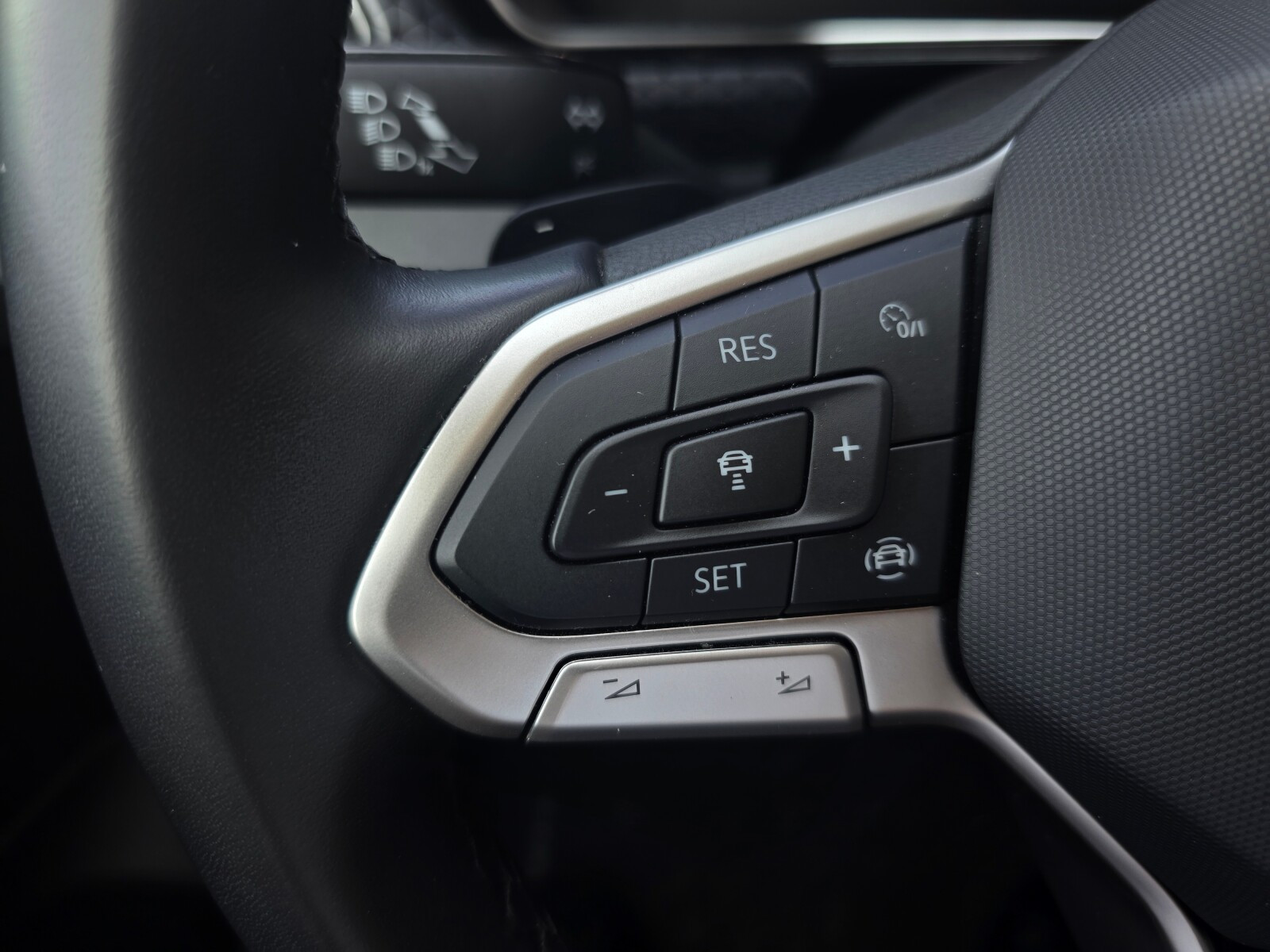 1.5TSI 150KM DSG Gwarancja 2027-04-27 lub 80 000km Tempomat aktywny ACC do 210 km/h Pakiet Tech Pakiet Comfort Nagłośnienie Beats Bezwypadkowy Salon Polska Serwisowany ASO
