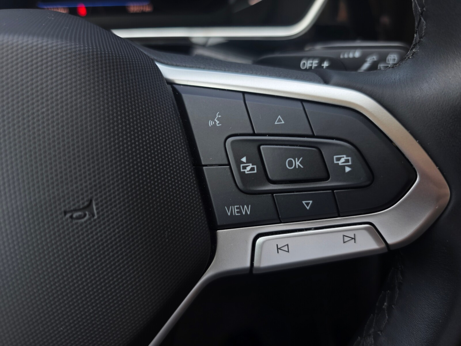 1.5TSI 150KM DSG Gwarancja 2027-04-27 lub 80 000km Tempomat aktywny ACC do 210 km/h Pakiet Tech Pakiet Comfort Nagłośnienie Beats Bezwypadkowy Salon Polska Serwisowany ASO