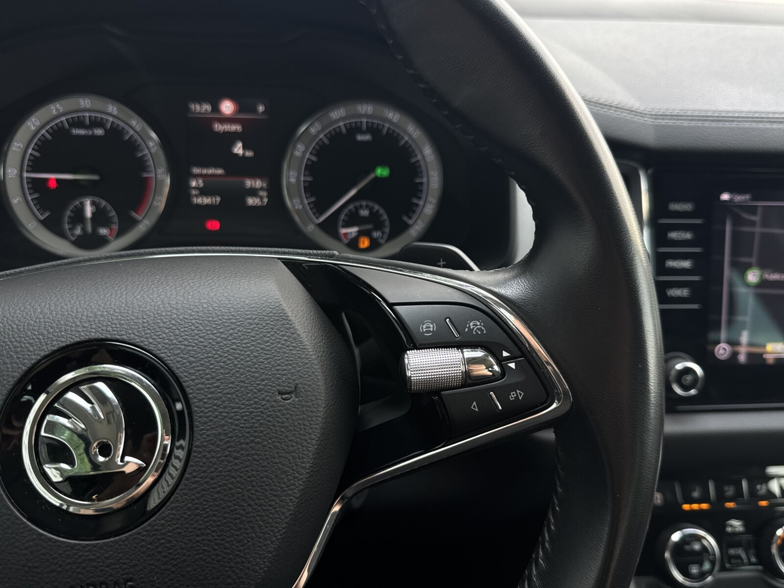 Kodiaq Ambition 2.0TDI DSG ACC Matrix Hak Kamera Ambiente Podgrz.Szyba