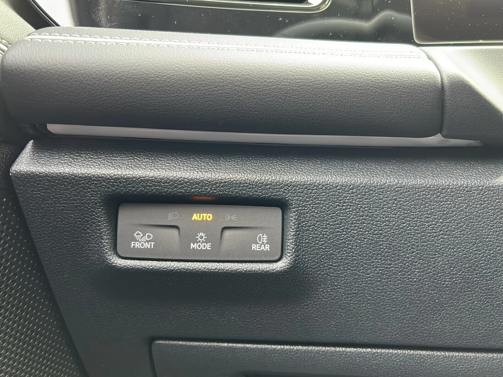Elegance eHybrid 1.5 TSI 150 KM DSG-6