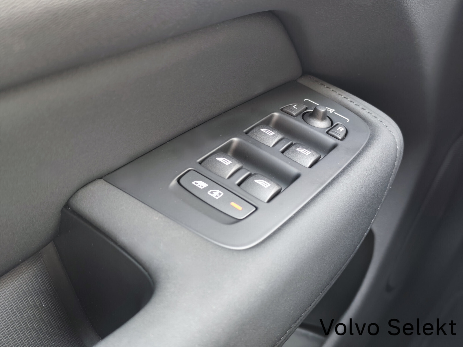 Volvo XC60 B5 B | 250KM | AWD | Ultra Black Edition | FV23%| Gwarancja