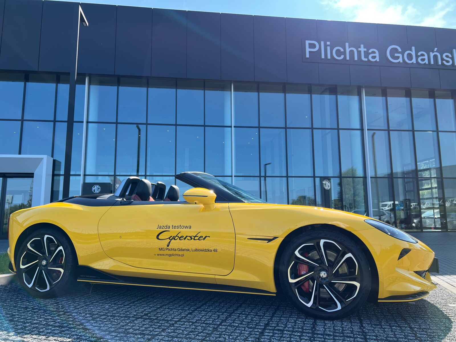 Cyberster / Kabriolet / 510km 77kWh AWD / Od ręki