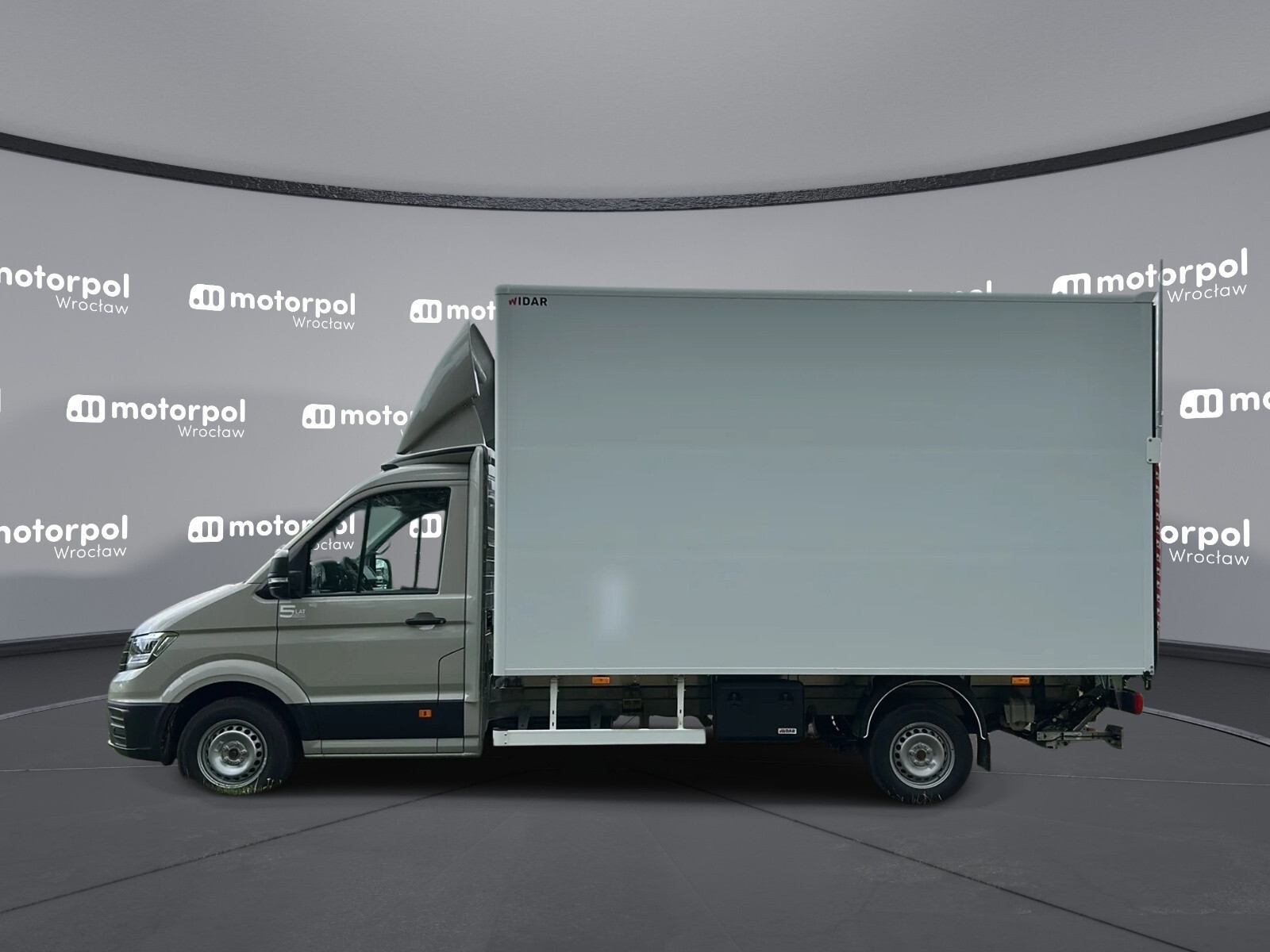 KONTENER MEBLOWY+WINDA/AUTOMAT/35 Podwozie z pojedynczą kabiną 2,0 l 163 KM manual r. o.: 4490 mm