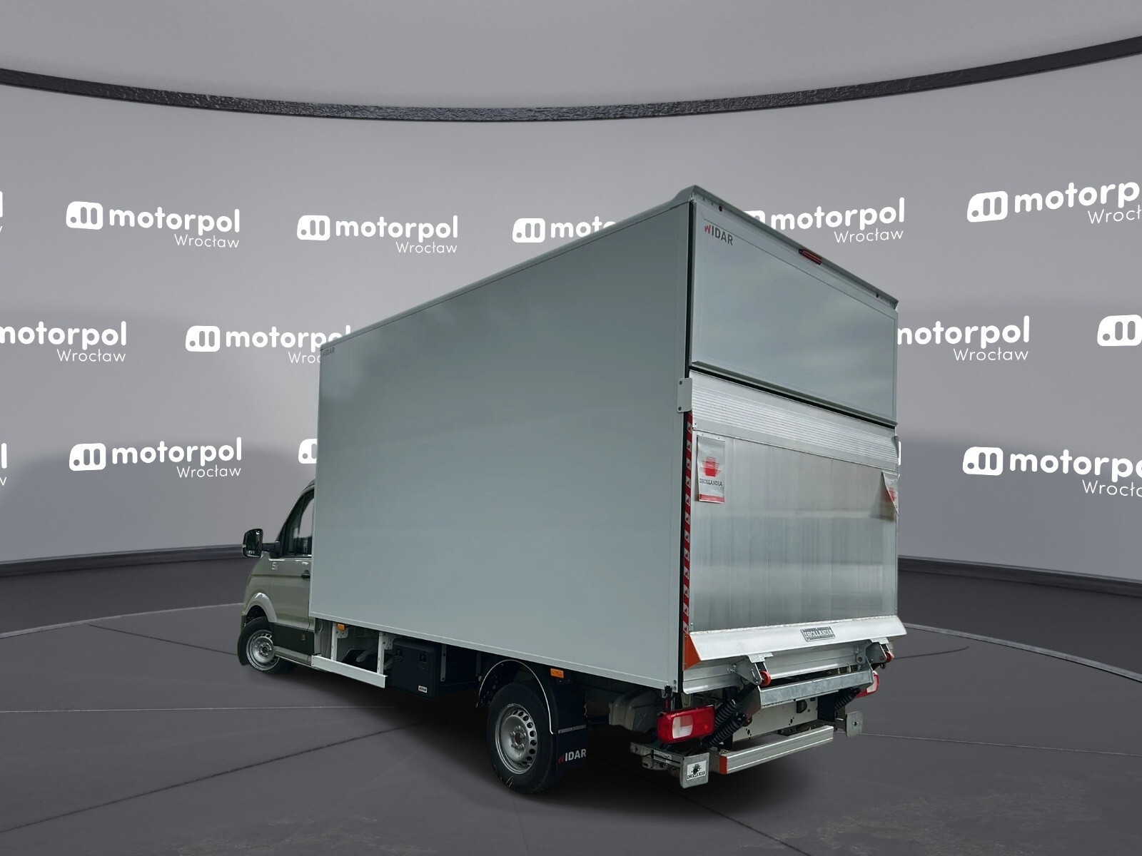 KONTENER MEBLOWY+WINDA/AUTOMAT/35 Podwozie z pojedynczą kabiną 2,0 l 163 KM manual r. o.: 4490 mm