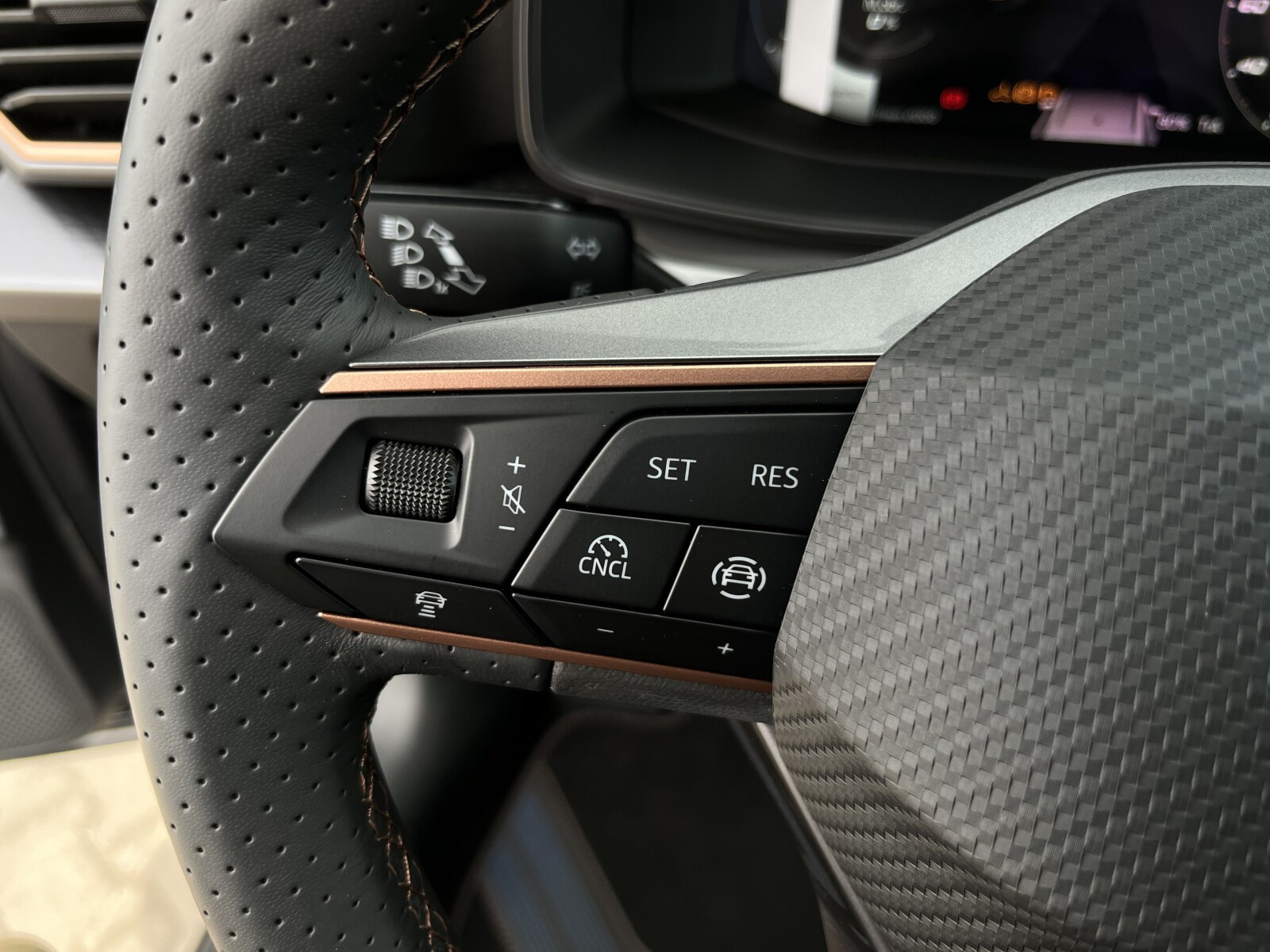 Oferta dotyczy: CUPRA Formentor 1.5 TSI 150 KM 6-biegowa manualna