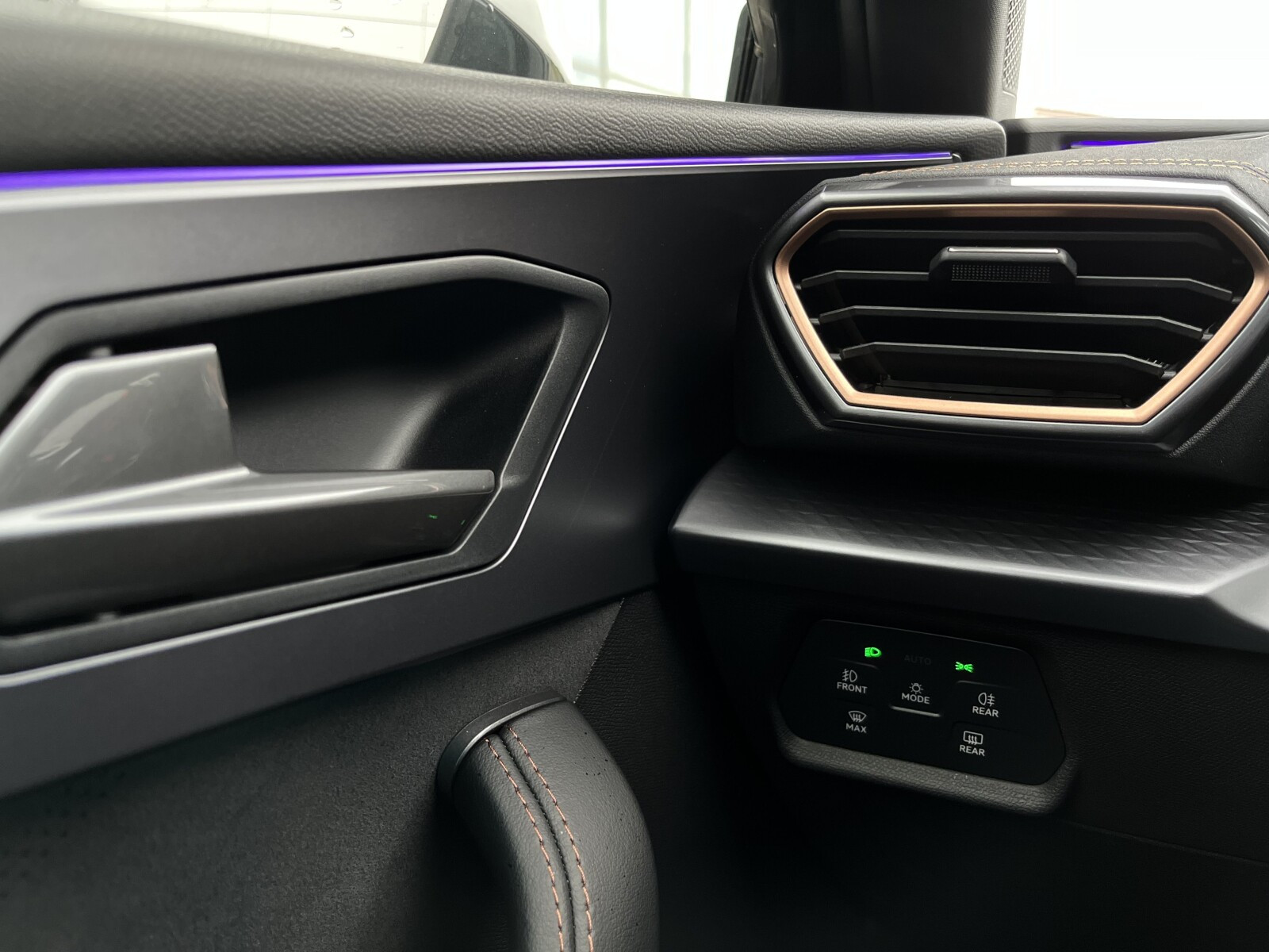 CUPRA Leon Sportstourer 1.5 eTSI 150 KM 7-biegowa automatyczna - DSG