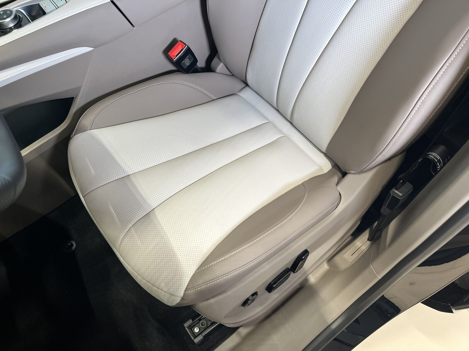 PHEV AT&nbsp;Exclusive 299&nbsp;KM