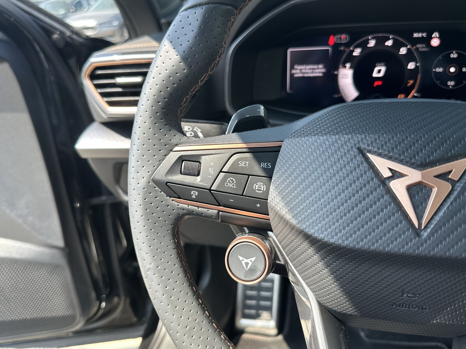 VZ 2.0 TSI 333KM Hak Kamery 360 Reflektory Matrix LED FV23%