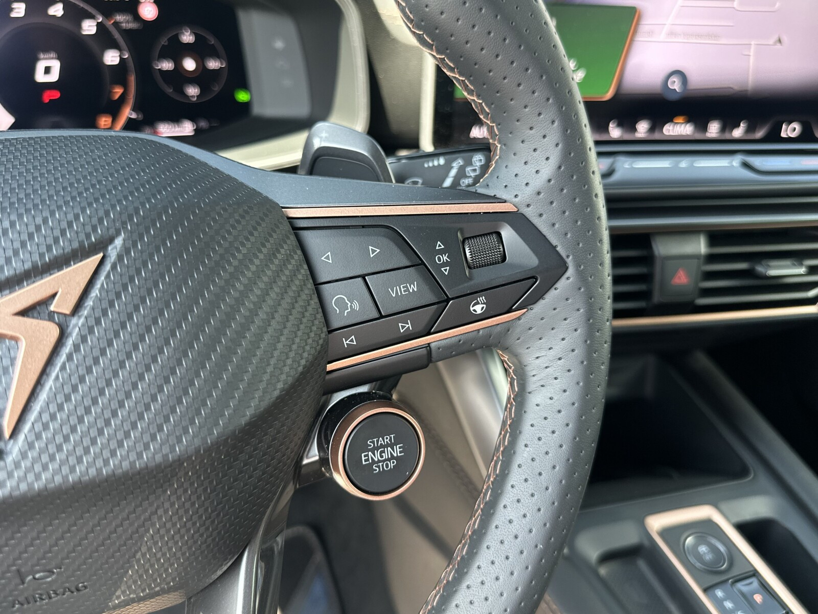 VZ 2.0 TSI 333KM Hak Kamery 360 Reflektory Matrix LED FV23%