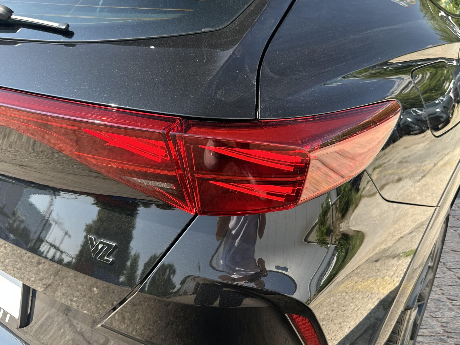 VZ 2.0 TSI 333KM Hak holowniczy Zawieszenie DCC Reflektory Matrix LED