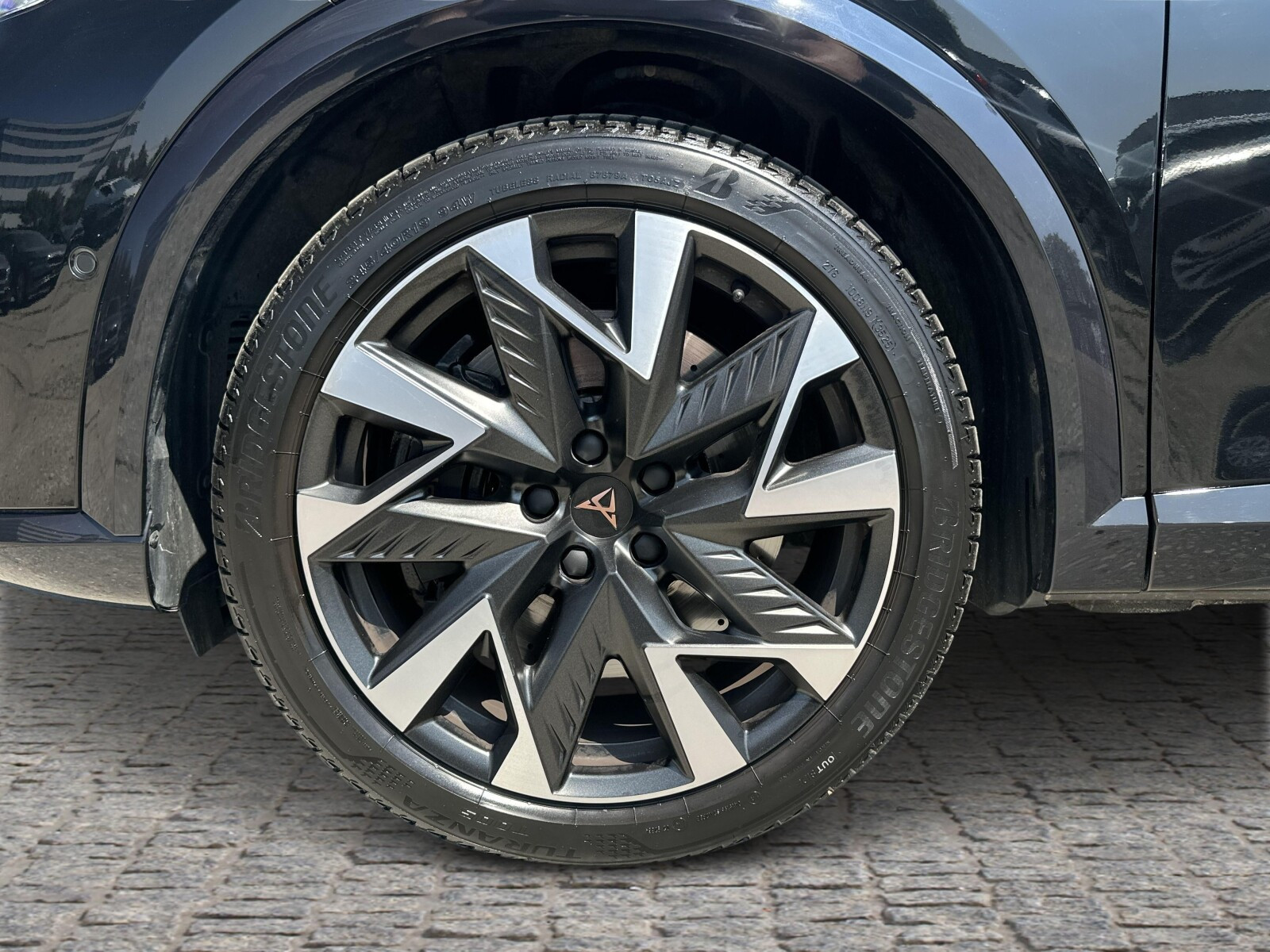 VZ 2.0 TSI 333KM Hak holowniczy Zawieszenie DCC Reflektory Matrix LED