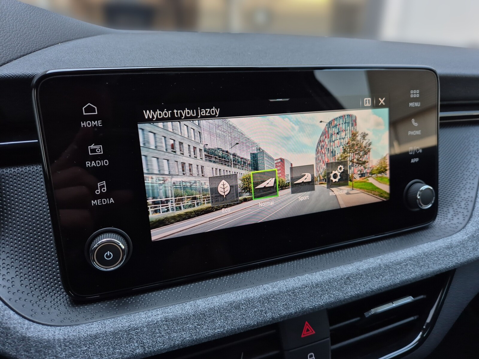 Drive 1.5 TSI DSG Auto z placu