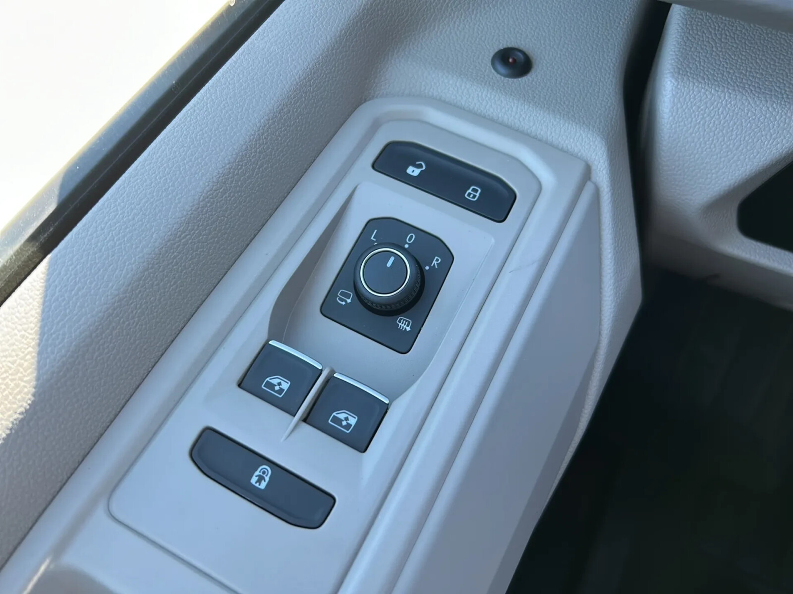 EDITION/długi (L2)/DIESEL 2.0TDI 150KM automat DSG
