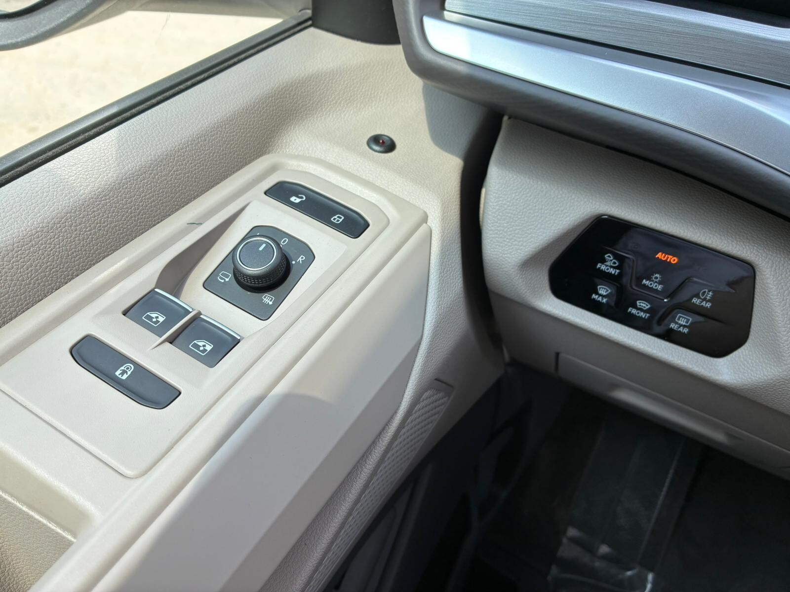 EDITION/długi (L2)/DIESEL 2.0TDI 150KM automat DSG