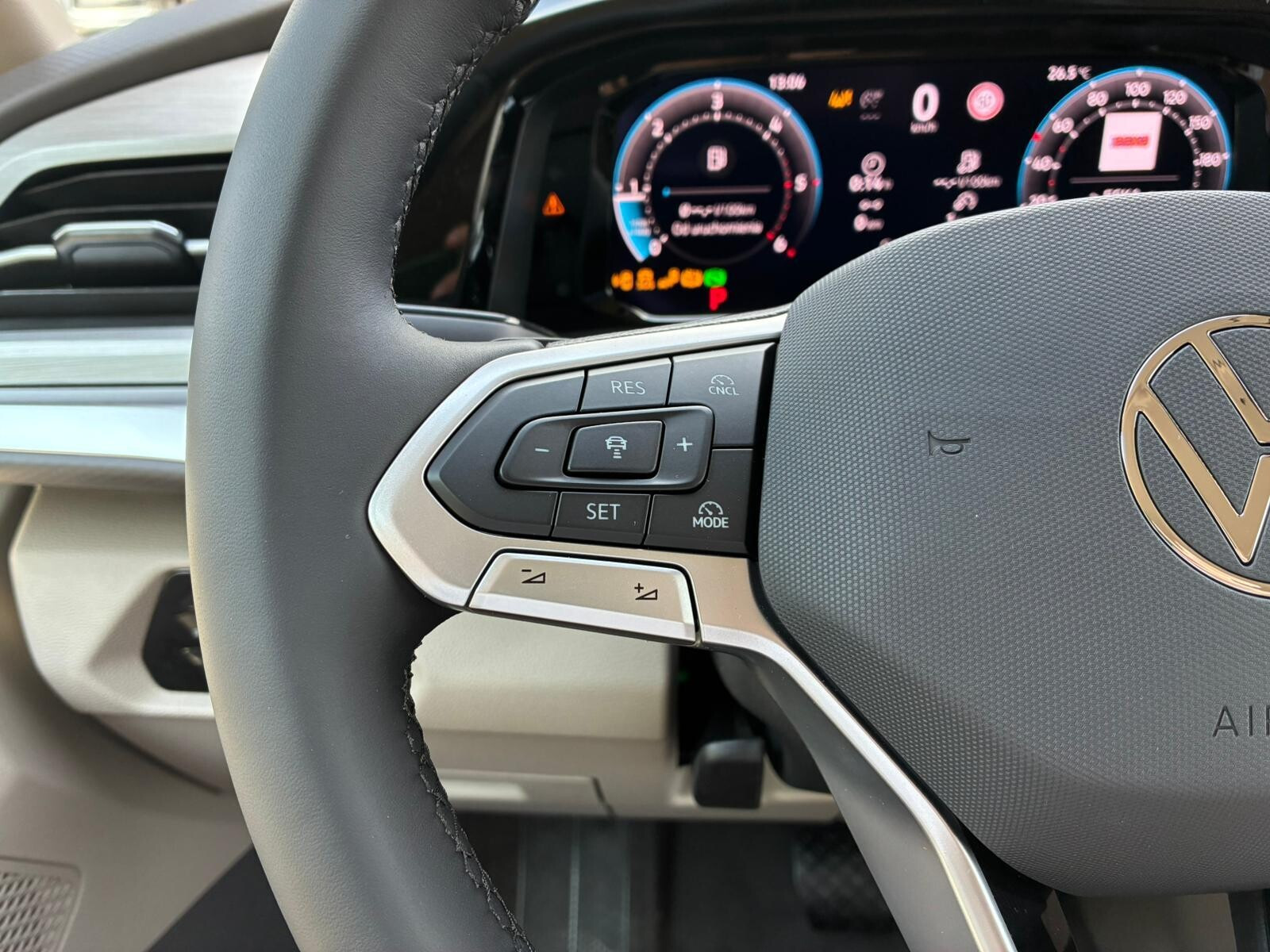 EDITION/długi (L2)/DIESEL 2.0TDI 150KM automat DSG