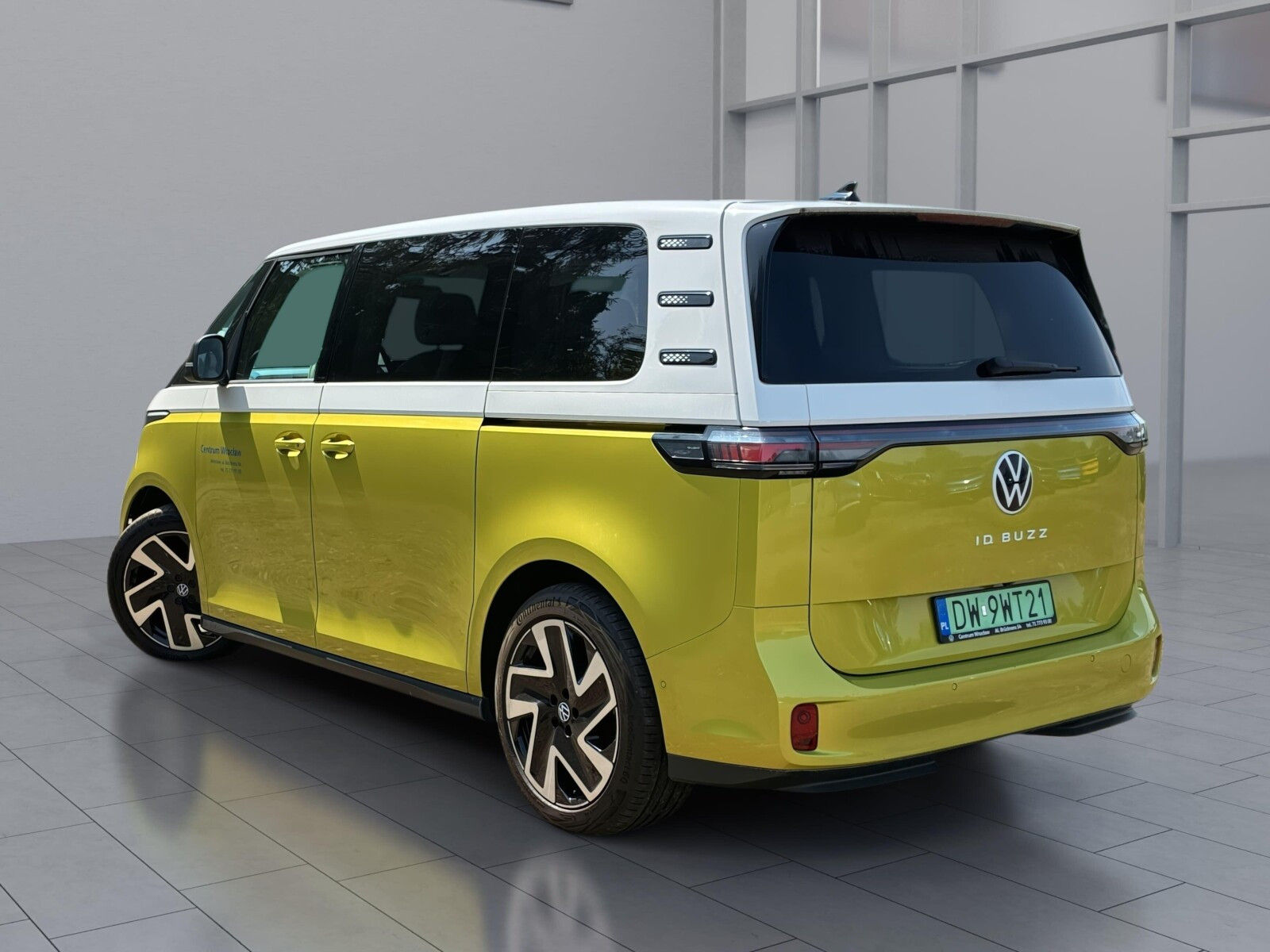 204 KM 82 kWh DSG r. o. 2988 mm