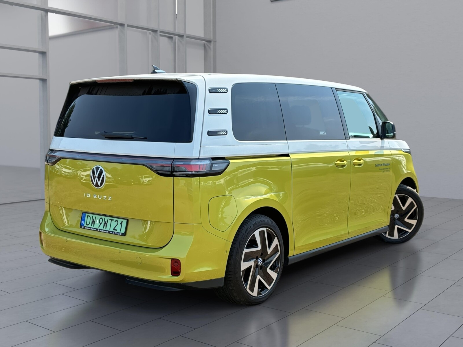204 KM 82 kWh DSG r. o. 2988 mm