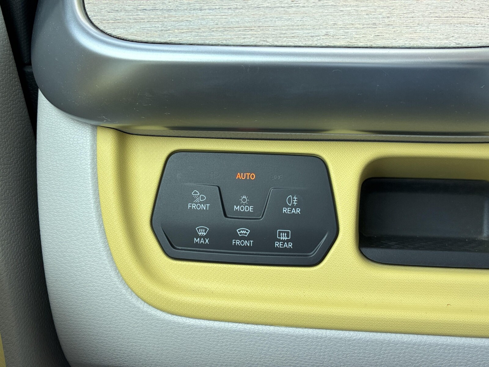 204 KM 82 kWh DSG r. o. 2988 mm
