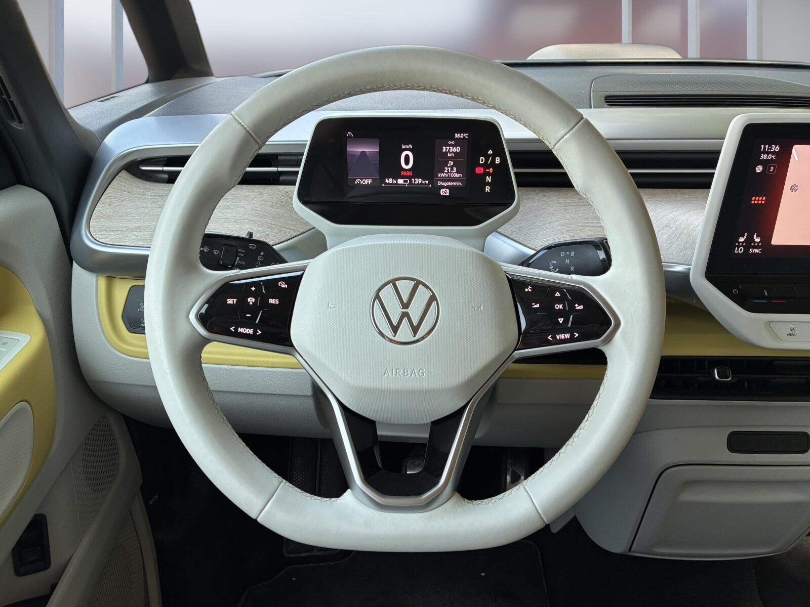 204 KM 82 kWh DSG r. o. 2988 mm