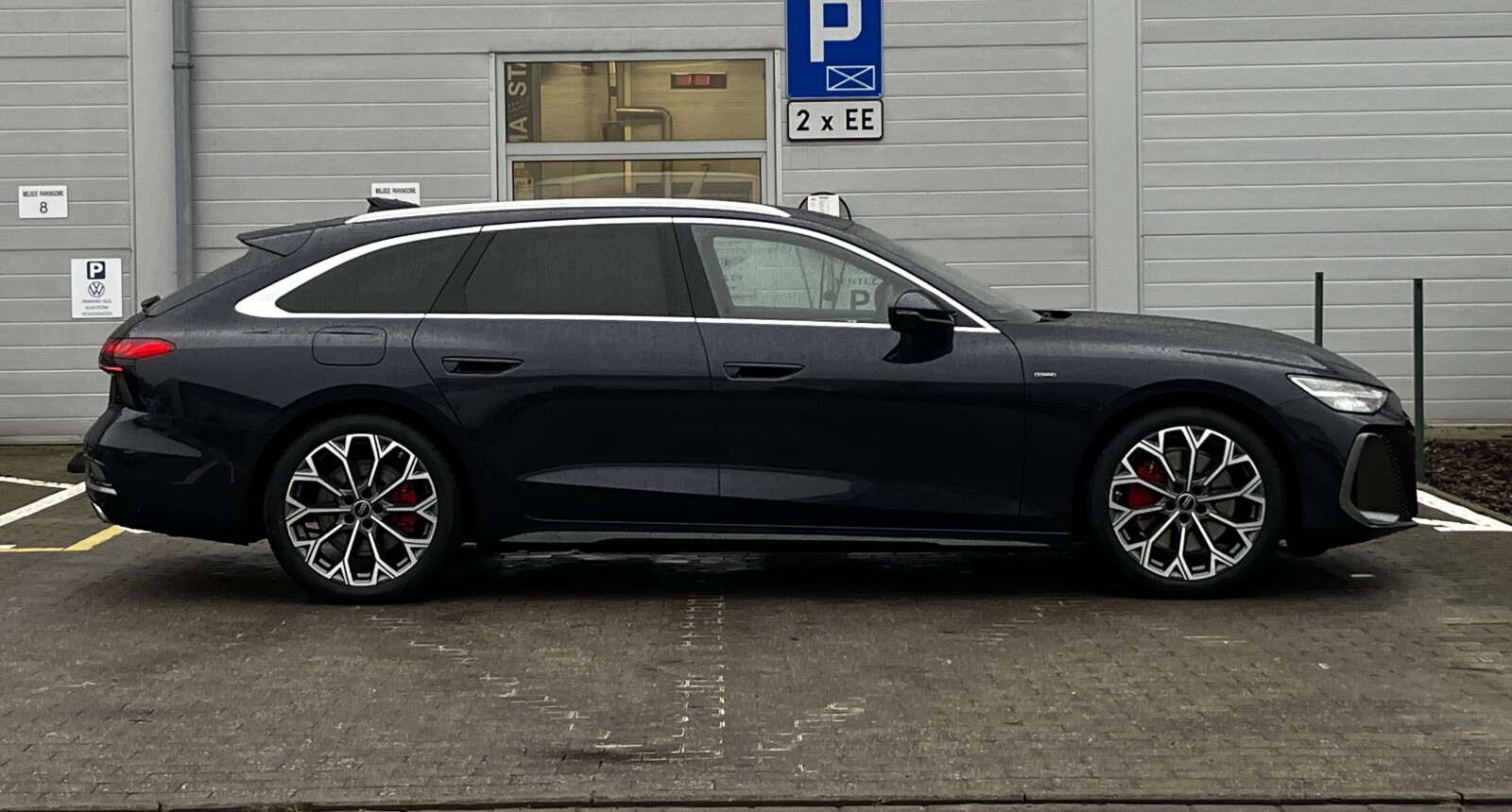 e-hybrid | S Line | Skrętna oś | Asystenci | Gwarancja 5 lat
