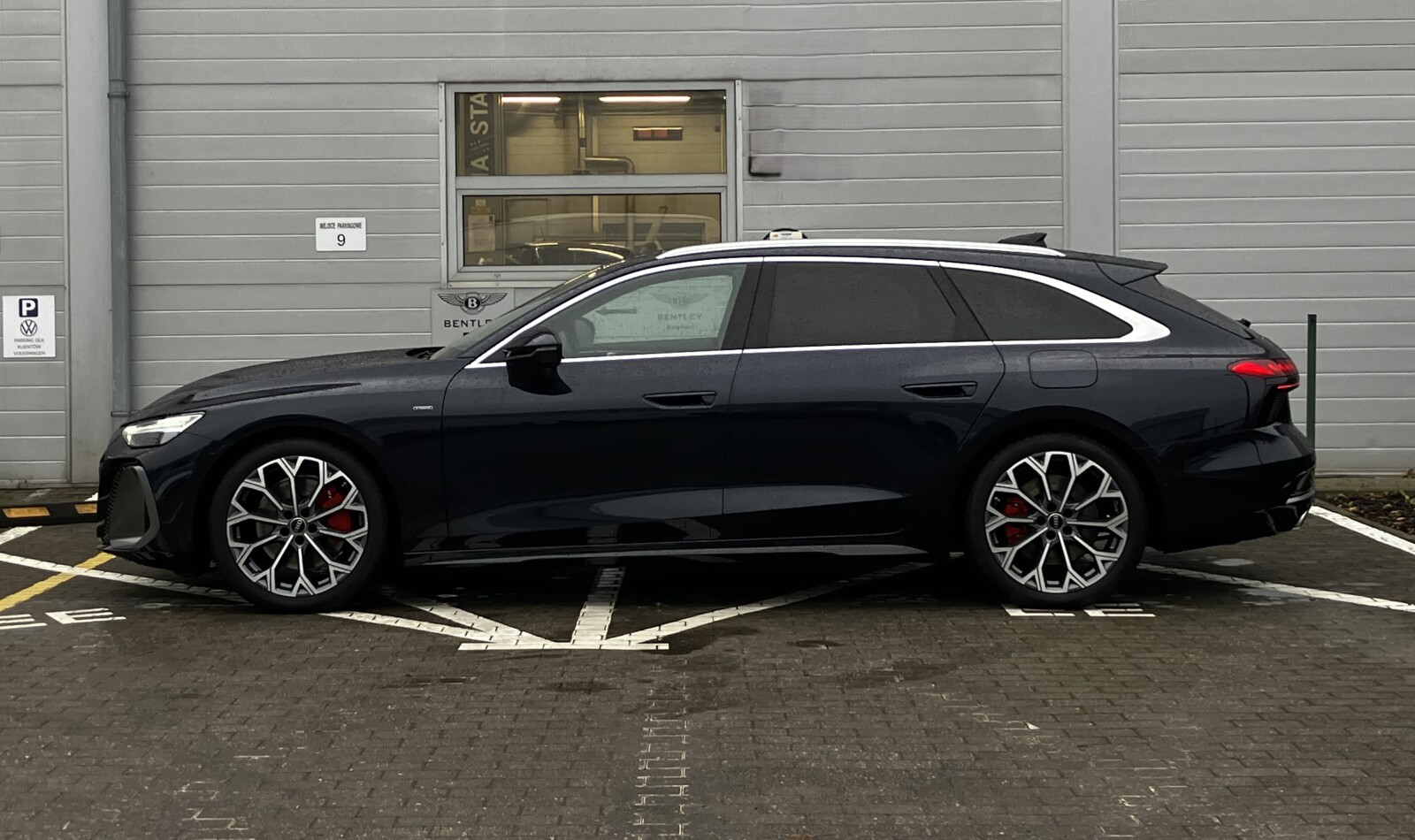 e-hybrid | S Line | Skrętna oś | Asystenci | Gwarancja 5 lat