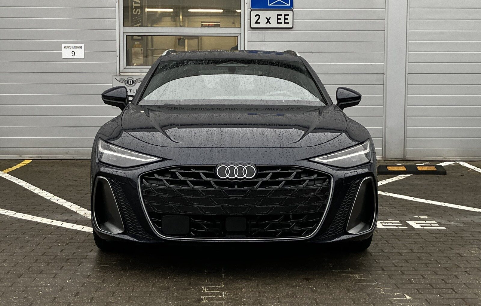 e-hybrid | S Line | Skrętna oś | Asystenci | Gwarancja 5 lat