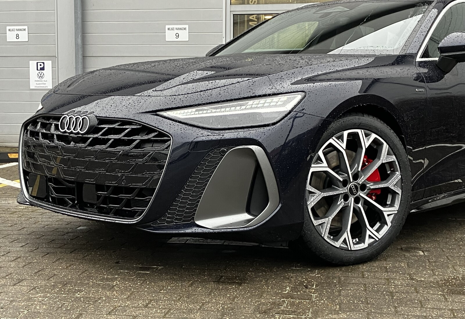 e-hybrid | S Line | Skrętna oś | Asystenci | Gwarancja 5 lat