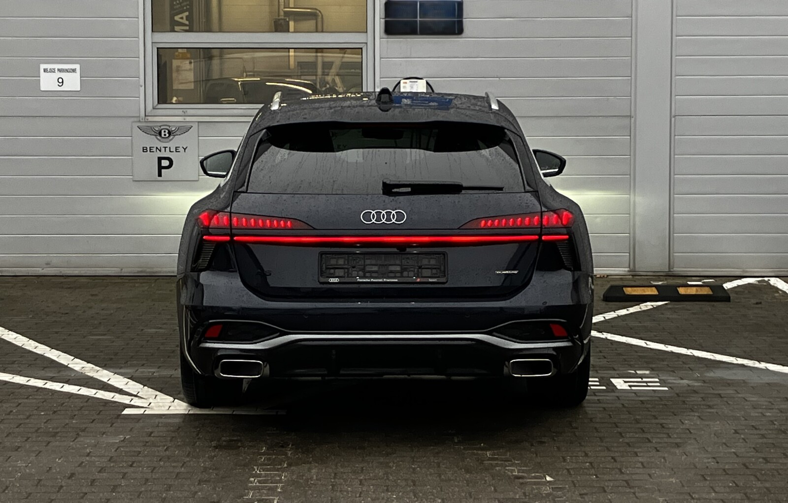 e-hybrid | S Line | Skrętna oś | Asystenci | Gwarancja 5 lat