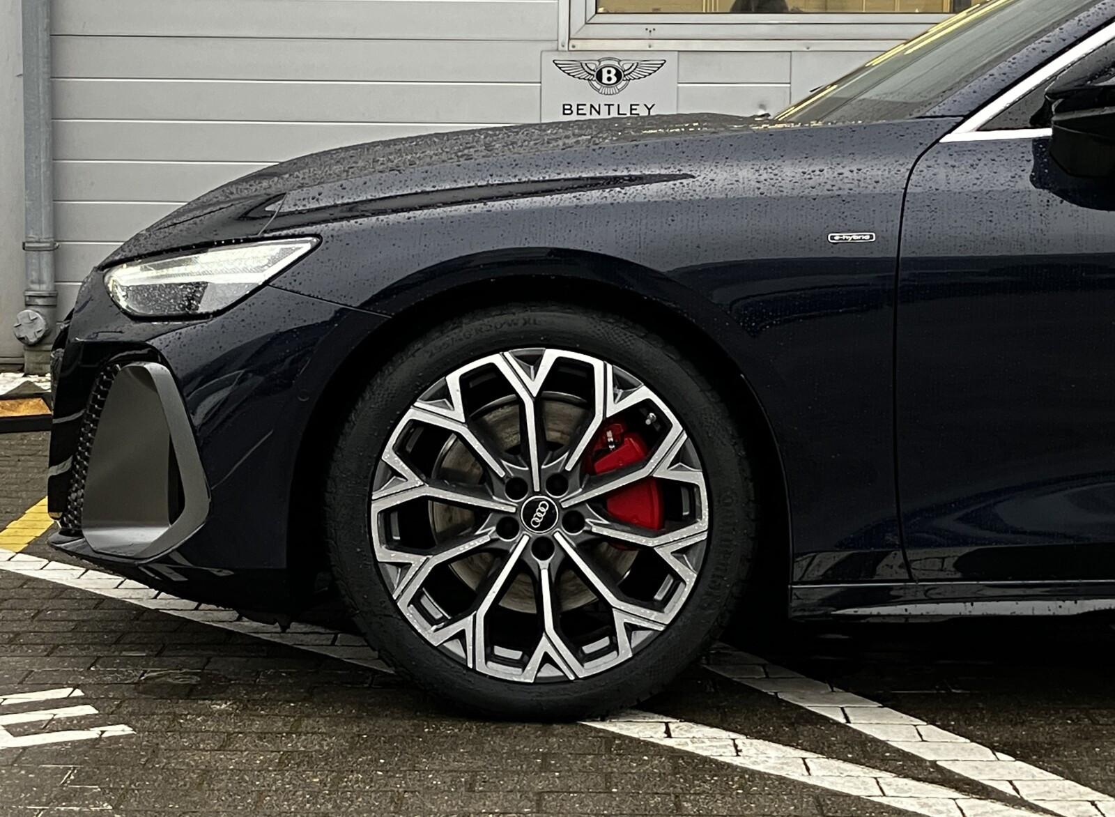e-hybrid | S Line | Skrętna oś | Asystenci | Gwarancja 5 lat