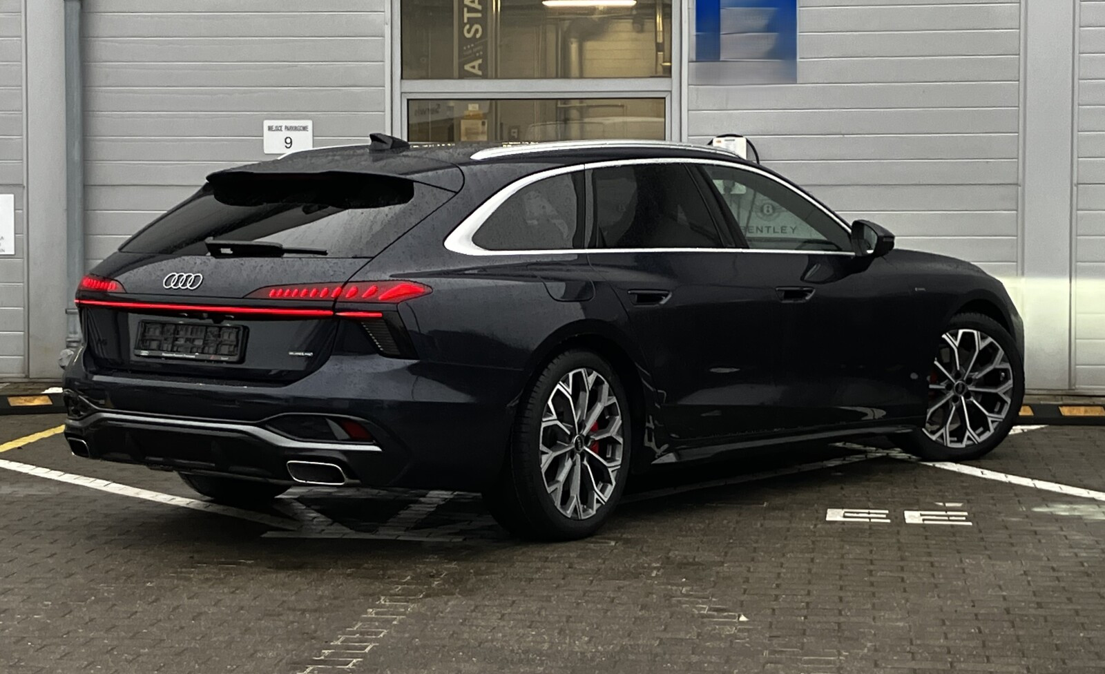 e-hybrid | S Line | Skrętna oś | Asystenci | Gwarancja 5 lat