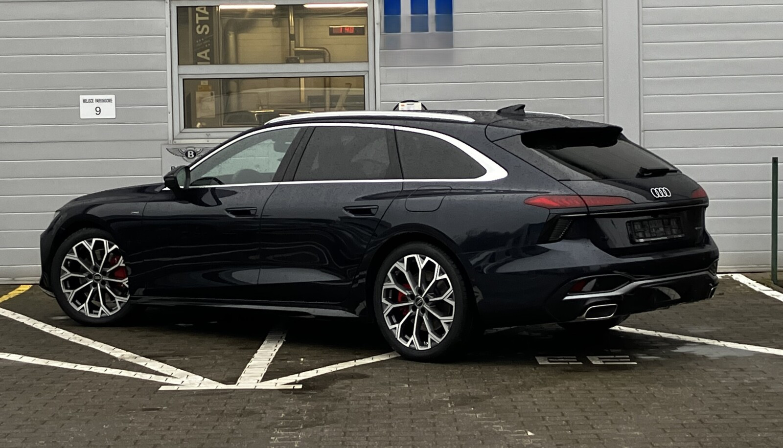 e-hybrid | S Line | Skrętna oś | Asystenci | Gwarancja 5 lat