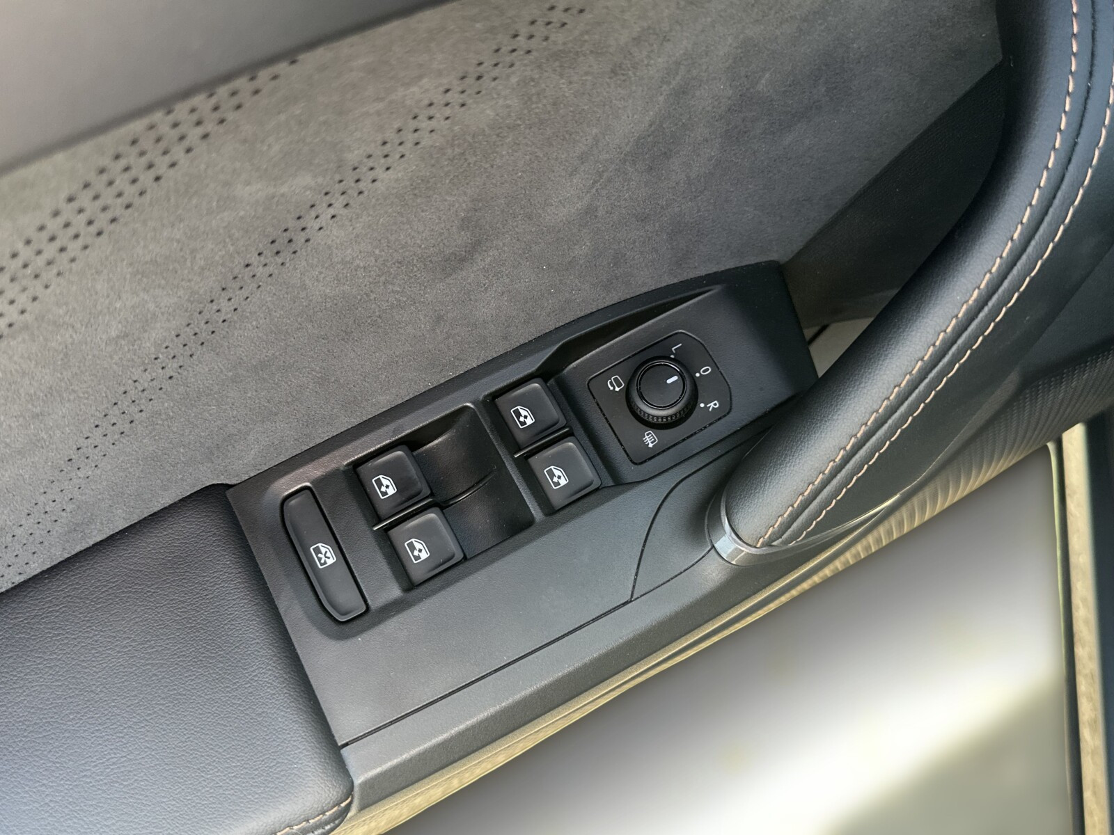 VZ 2.0 TSI 333KM Reflektory Matrix LED Kamery 360 FV23%