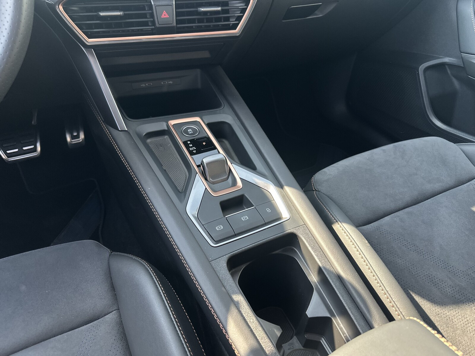 VZ 2.0 TSI 333KM Reflektory Matrix LED Kamery 360 FV23%