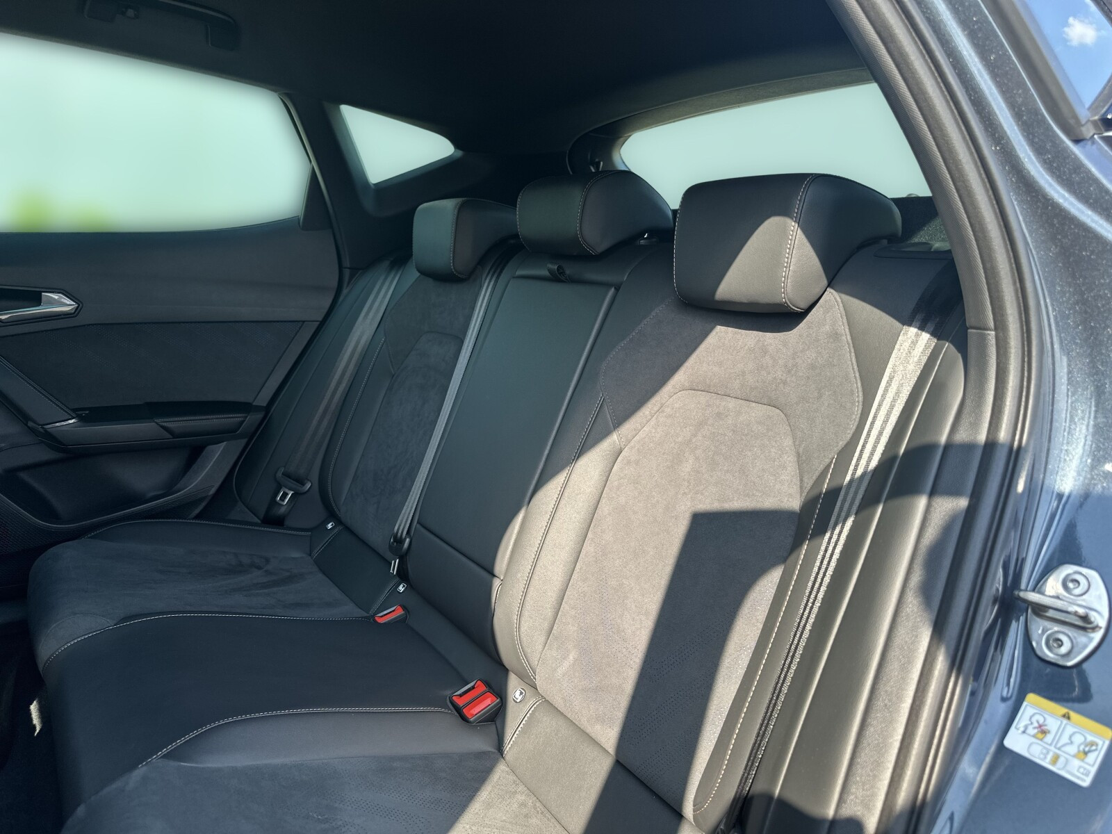 VZ 2.0 TSI 333KM Reflektory Matrix LED Kamery 360 FV23%