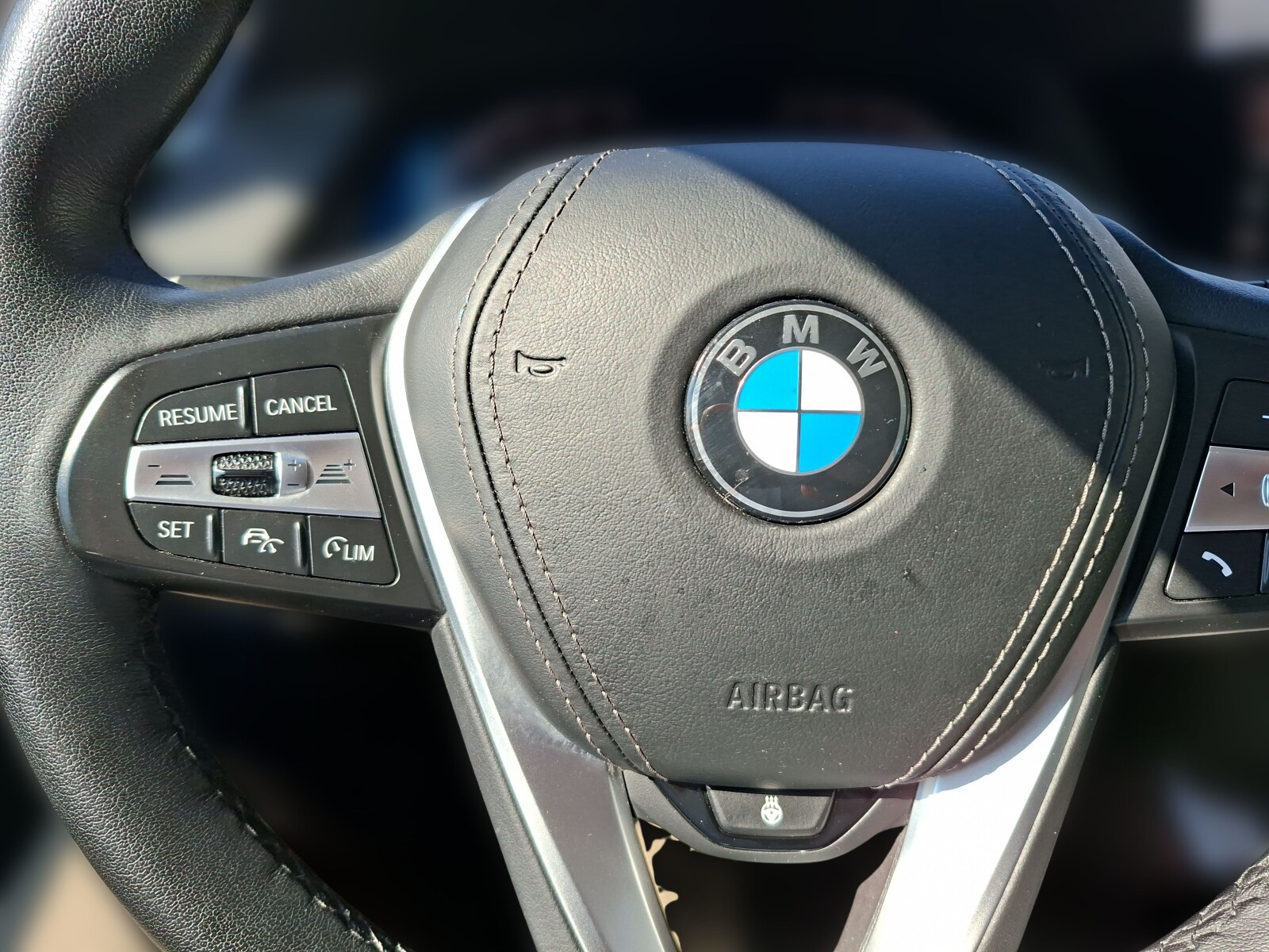 | Dostęp Komfortowy Podgrzewana Kierownica Driving Assistant |
