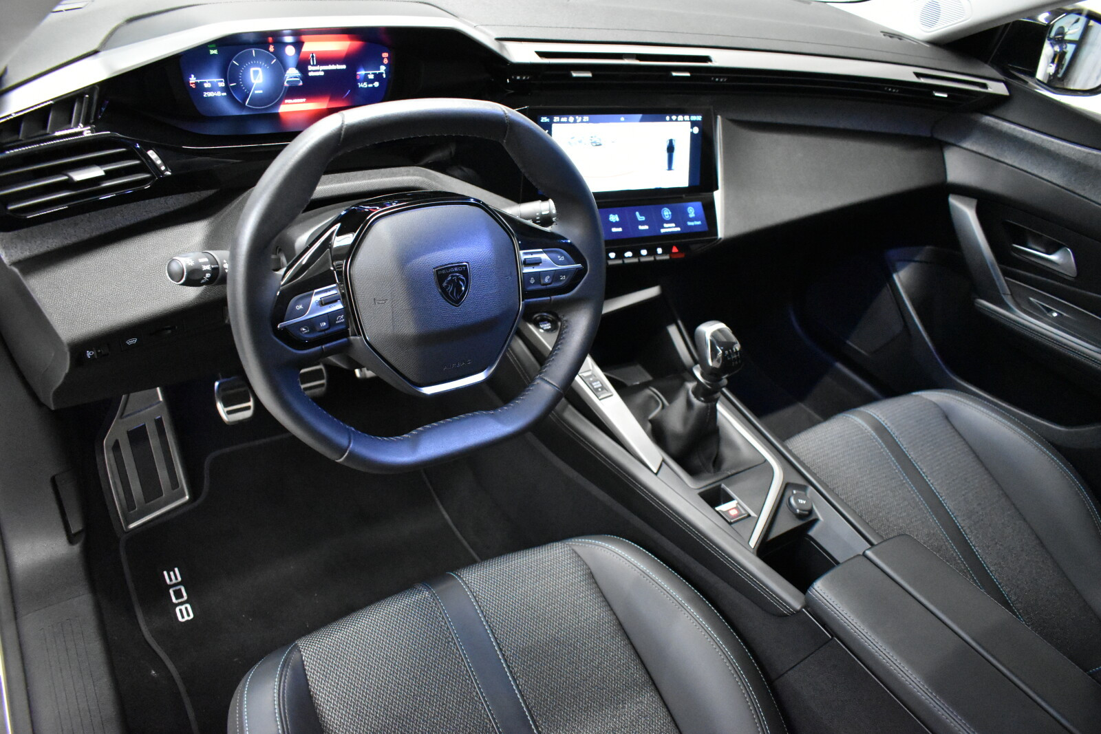 Fotele podgrz.|Temp+lim|Kamera 360|Nawi|Mirror screen|LED|FV23%