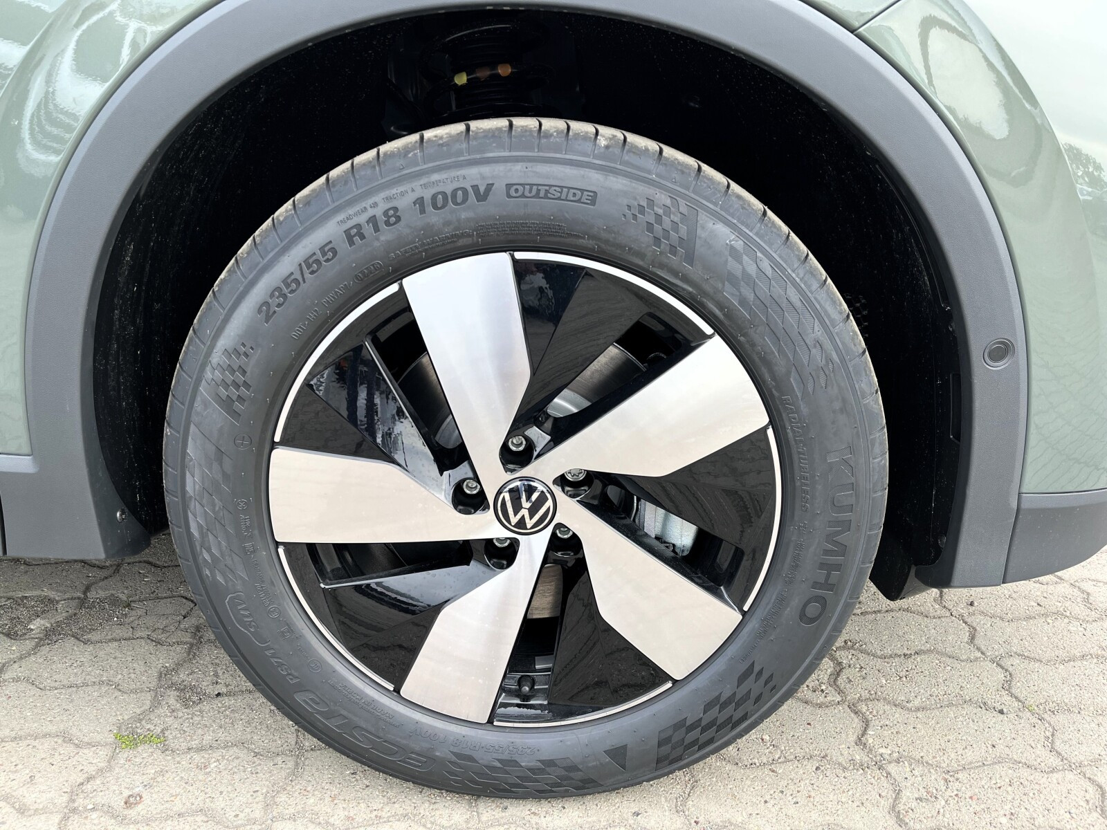 Life Plus 2,0 TSI 4x4 204 KM DSG 18'' Led Kamery 360 Easy Open ACC