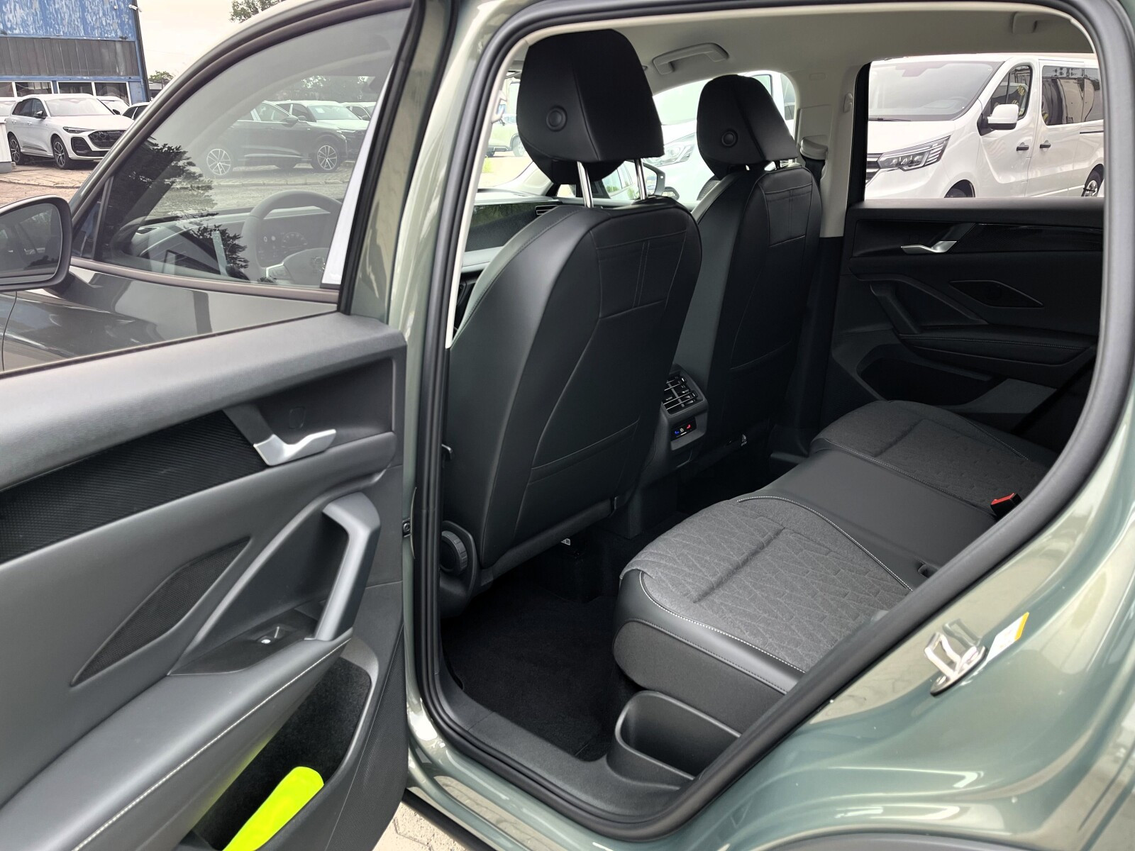 Life Plus 2,0 TSI 4x4 204 KM DSG 18'' Led Kamery 360 Easy Open ACC