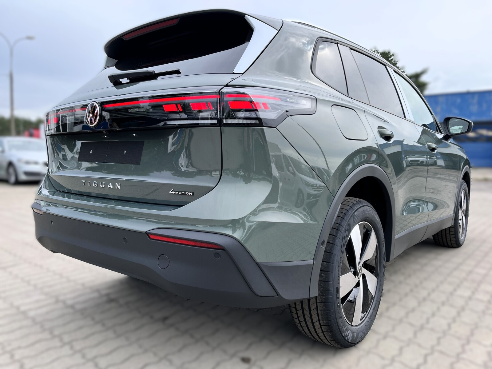 Life Plus 2,0 TSI 4x4 204 KM DSG 18'' Led Kamery 360 Easy Open ACC