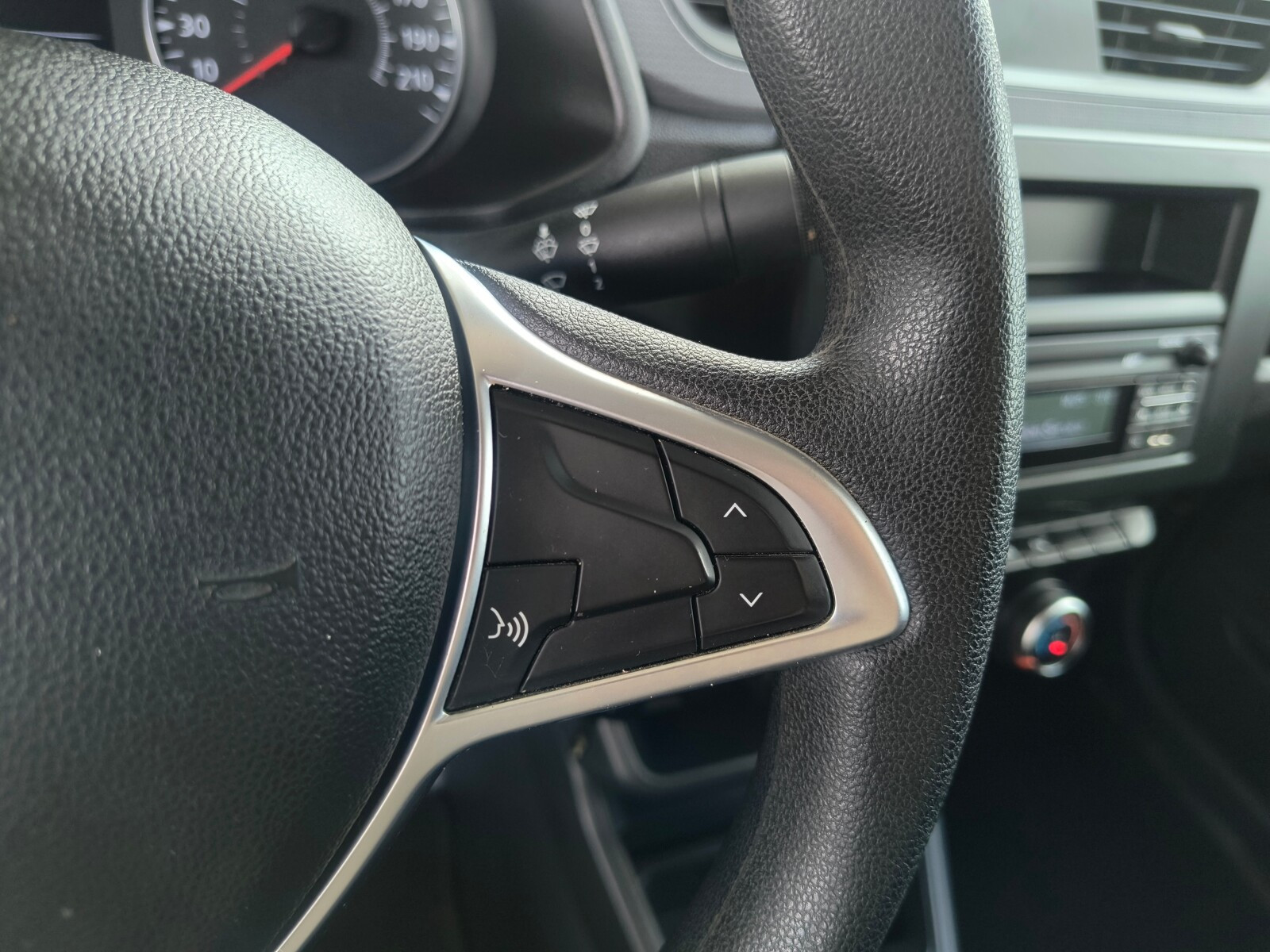 serwis 1.5 diesel 75KM PDC Airbag klimatyzacja Bluetooth lust.el. VAT
