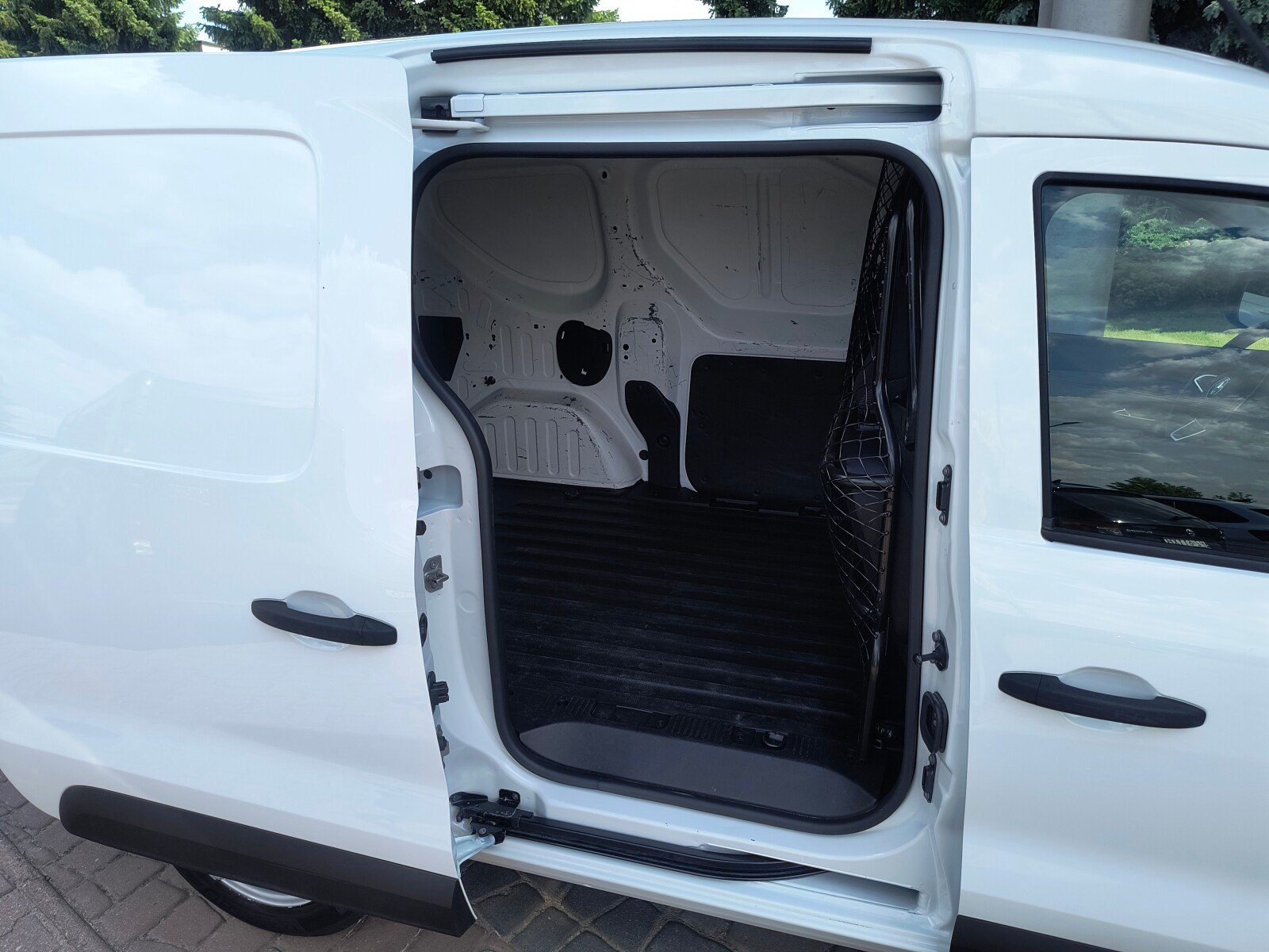 serwis 1.5 diesel 75KM PDC Airbag klimatyzacja Bluetooth lust.el. VAT